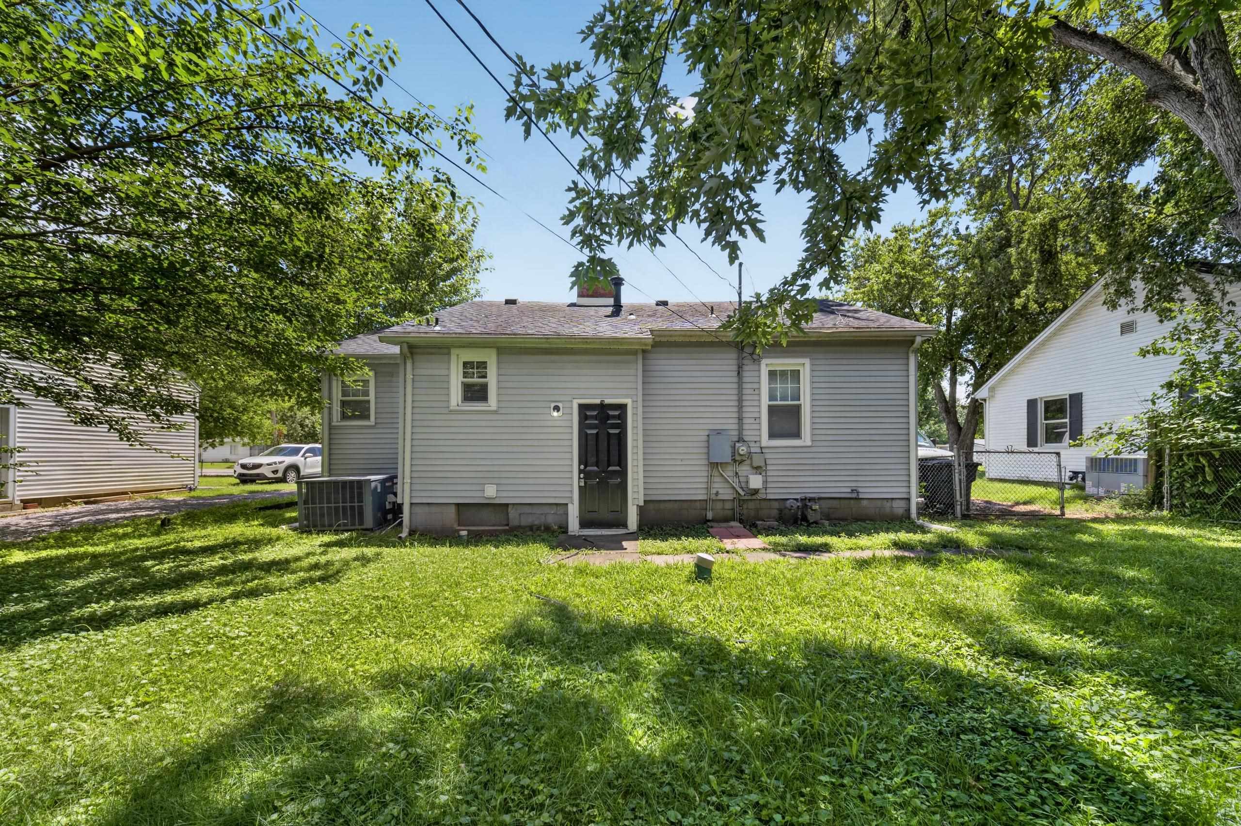 2554 Riverside Dr, Evansville, Indiana 47714, 3 Bedrooms Bedrooms, ,1 BathroomBathrooms,Single Family Residence,For Sale,Riverside Dr,95305
