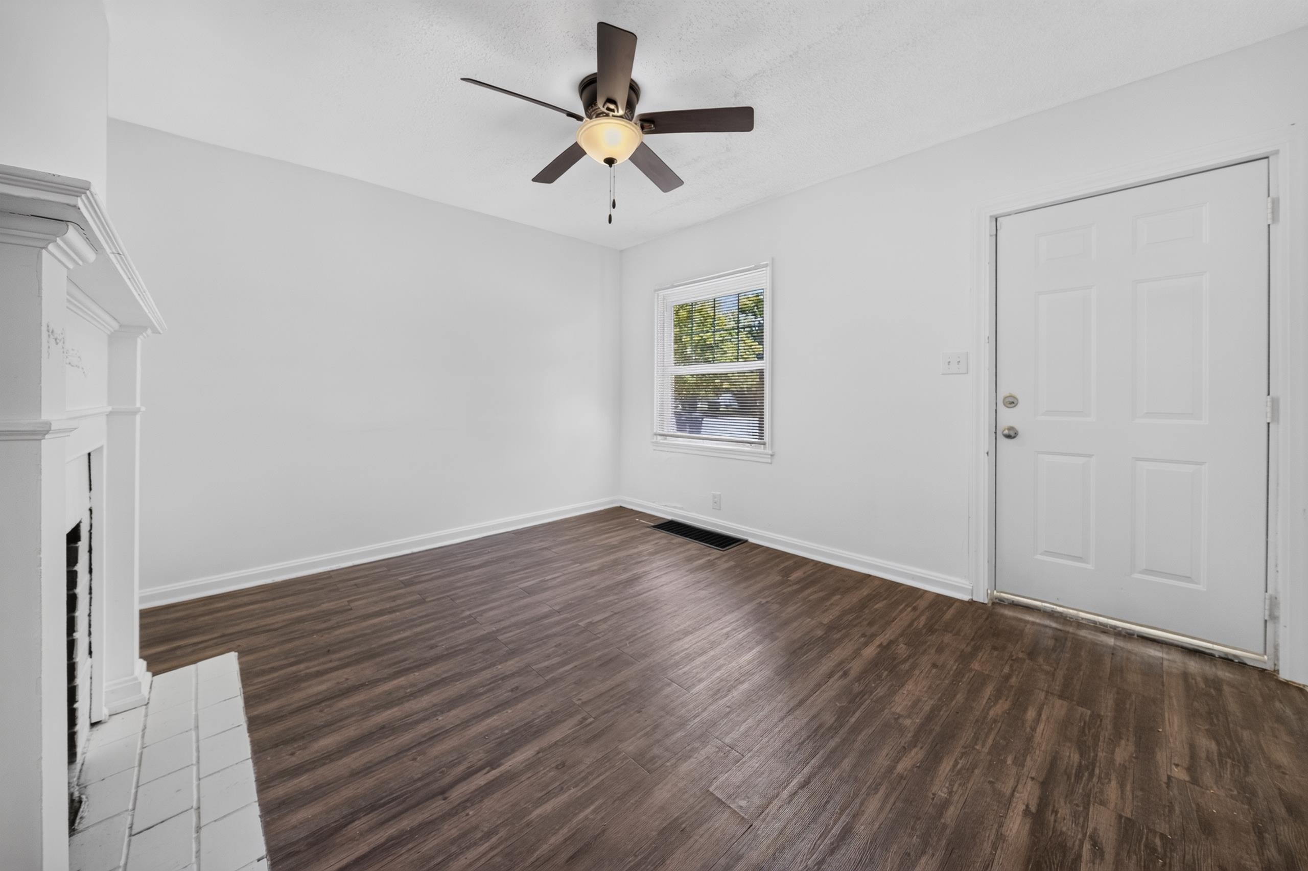 2554 Riverside Dr, Evansville, Indiana 47714, 3 Bedrooms Bedrooms, ,1 BathroomBathrooms,Single Family Residence,For Sale,Riverside Dr,95305
