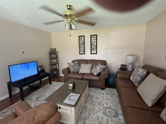 3305 Raven Dr, Owensboro, Kentucky 42301, 3 Bedrooms Bedrooms, ,2 BathroomsBathrooms,Single Family Residence,For Sale,Raven Dr,95313