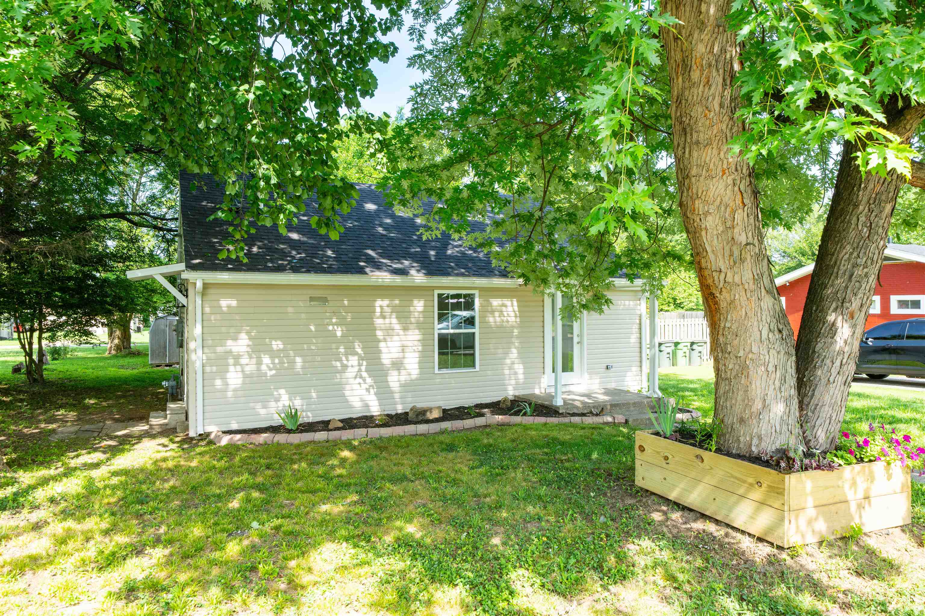 2028 Hall St., Owensboro, Kentucky 42303, 2 Bedrooms Bedrooms, ,2 BathroomsBathrooms,Single Family Residence,For Sale,Hall St.,95321