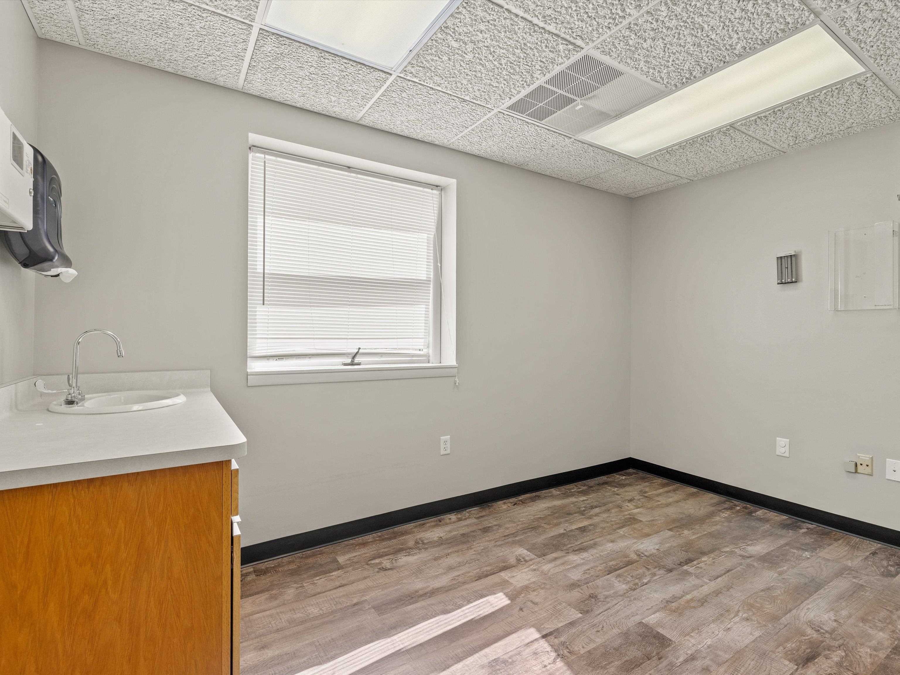 750 Salem Drive, Owensboro, Kentucky 42303, ,Office,For Sale,Salem Drive,95349