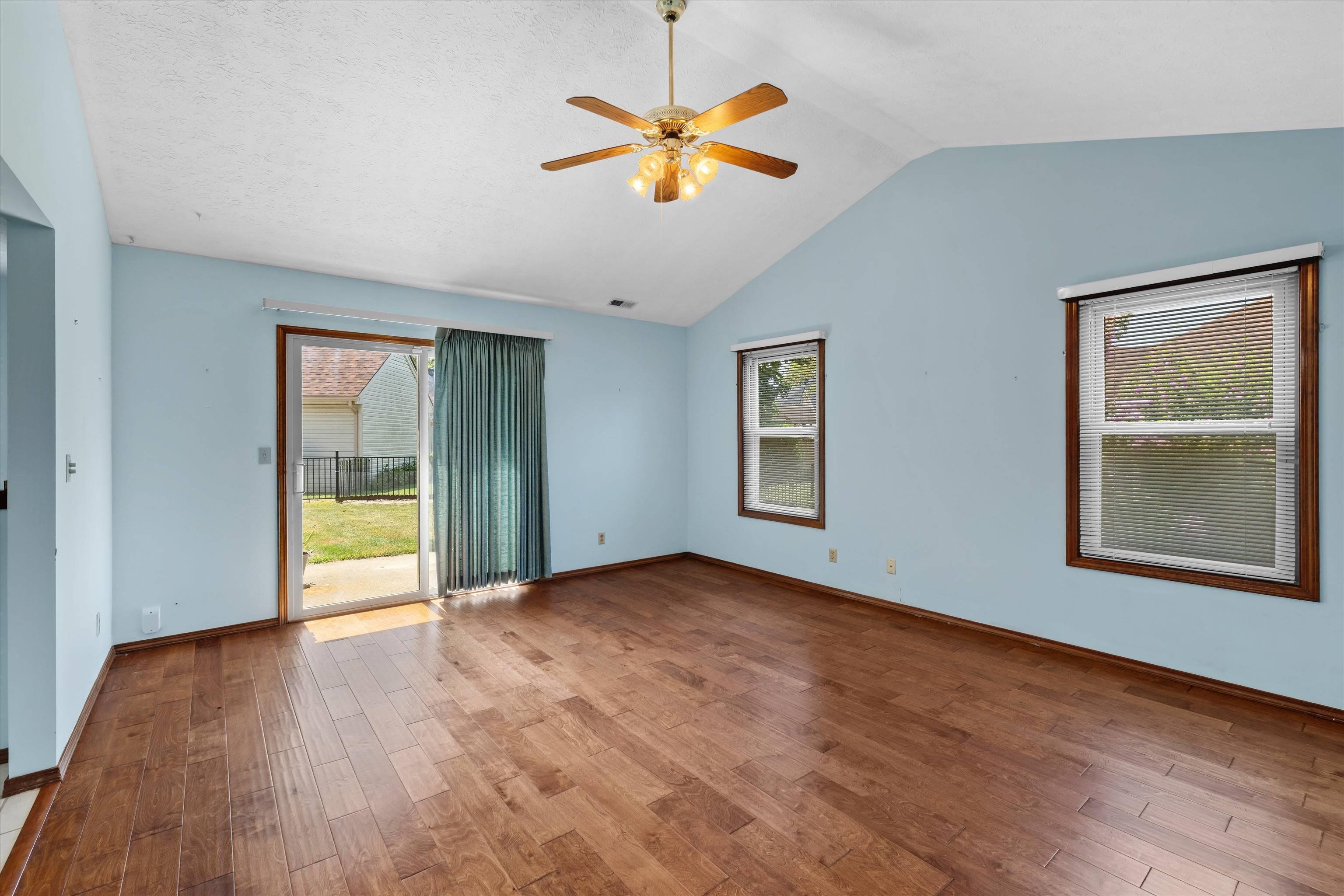 4610 McIntire Crossing, Owensboro, Kentucky 42301, 3 Bedrooms Bedrooms, ,2 BathroomsBathrooms,Single Family Residence,For Sale,McIntire Crossing,95379