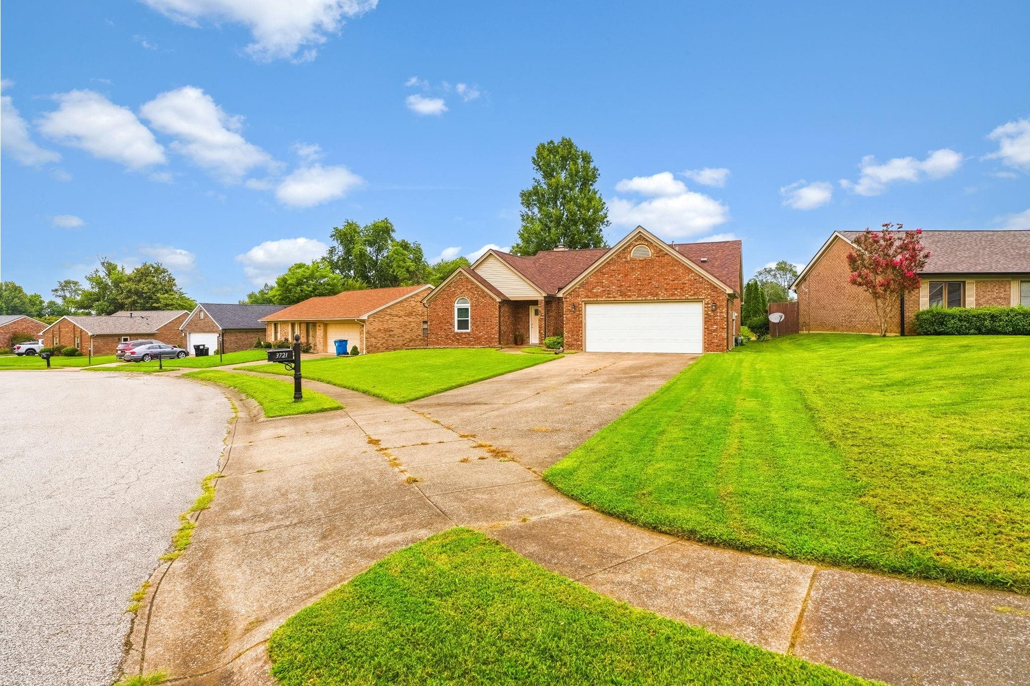 3721 War Admiral Drive, Owensboro, Kentucky 42303, 3 Bedrooms Bedrooms, ,2 BathroomsBathrooms,Single Family Residence,For Sale,War Admiral Drive,95386