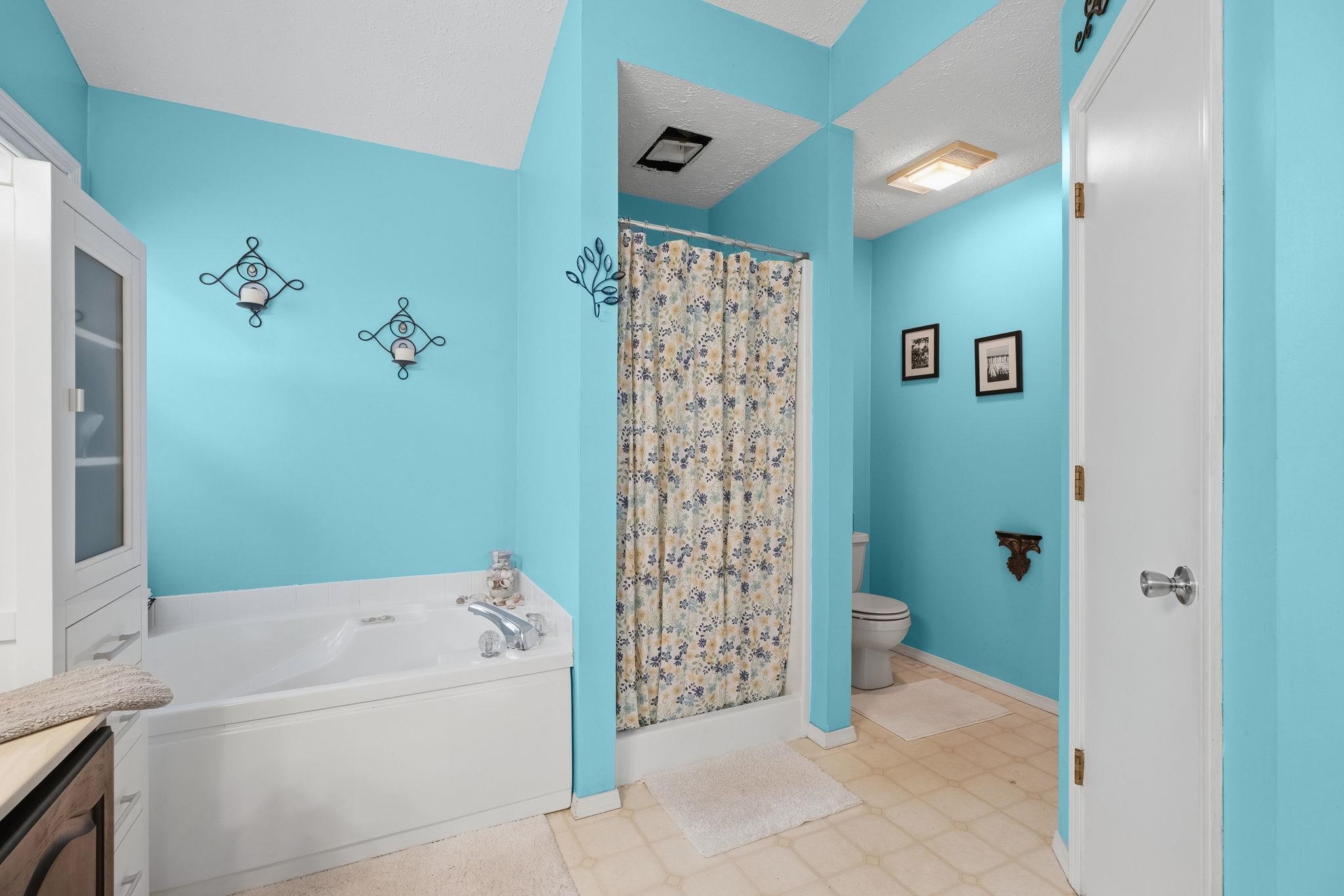3721 War Admiral Drive, Owensboro, Kentucky 42303, 3 Bedrooms Bedrooms, ,2 BathroomsBathrooms,Single Family Residence,For Sale,War Admiral Drive,95386