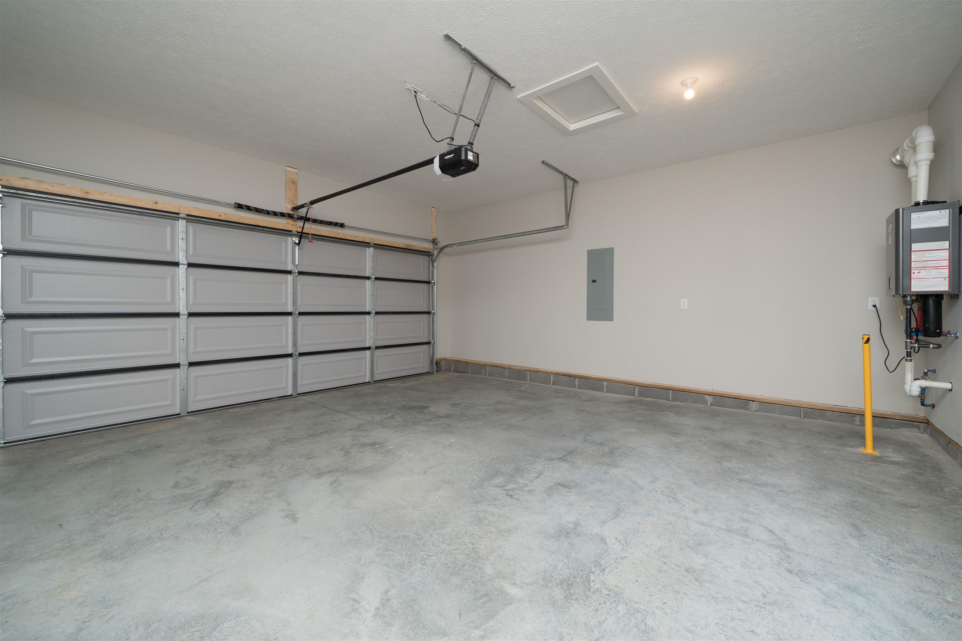 1032 Quartz Dr, Owensboro, Kentucky 42301, 4 Bedrooms Bedrooms, ,2 BathroomsBathrooms,Single Family Residence,For Sale,Quartz Dr,95401