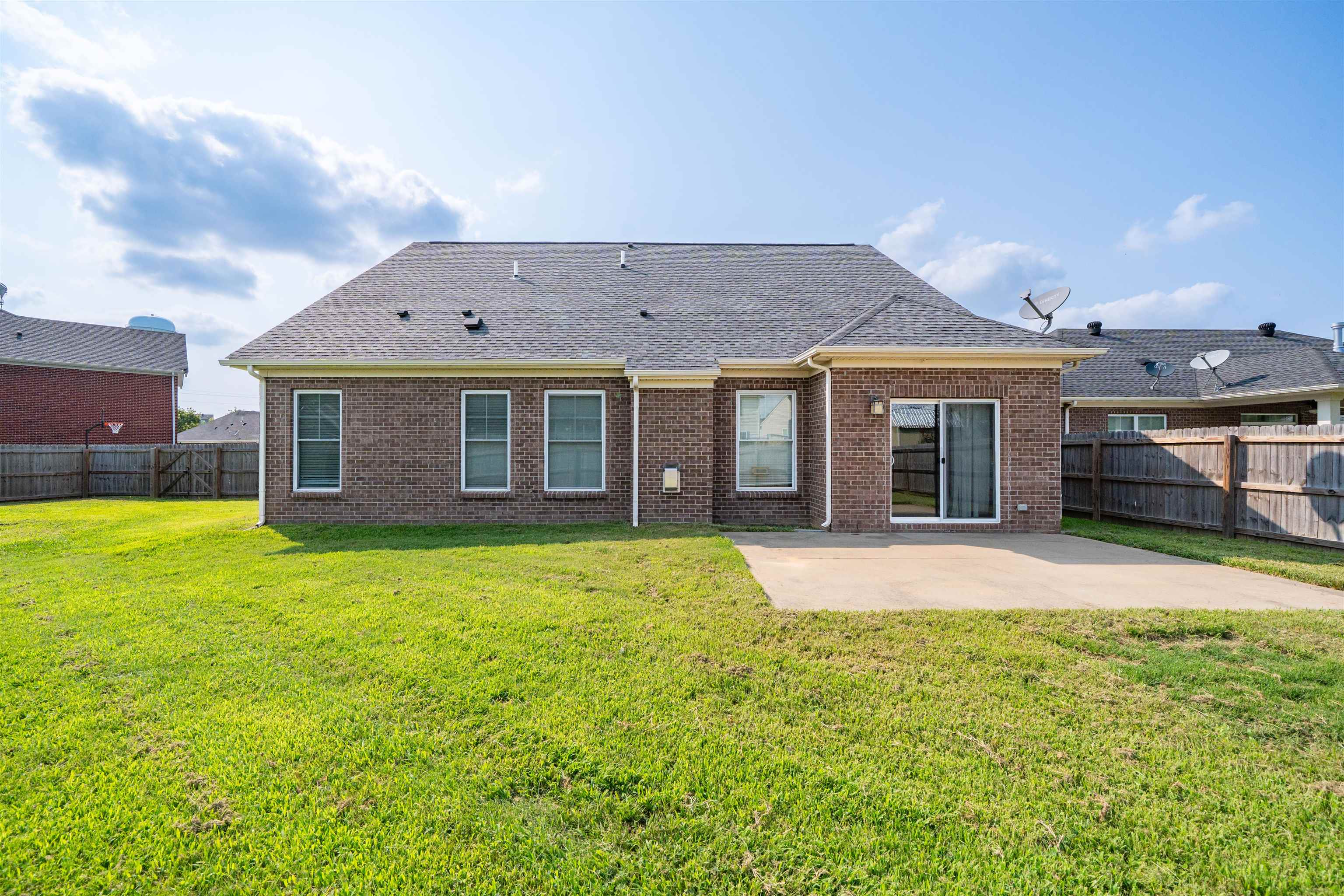 2249 Woodstone Ct, Utica, Kentucky 42376-0000, 4 Bedrooms Bedrooms, ,2 BathroomsBathrooms,Single Family Residence,For Sale,Woodstone Ct,95402