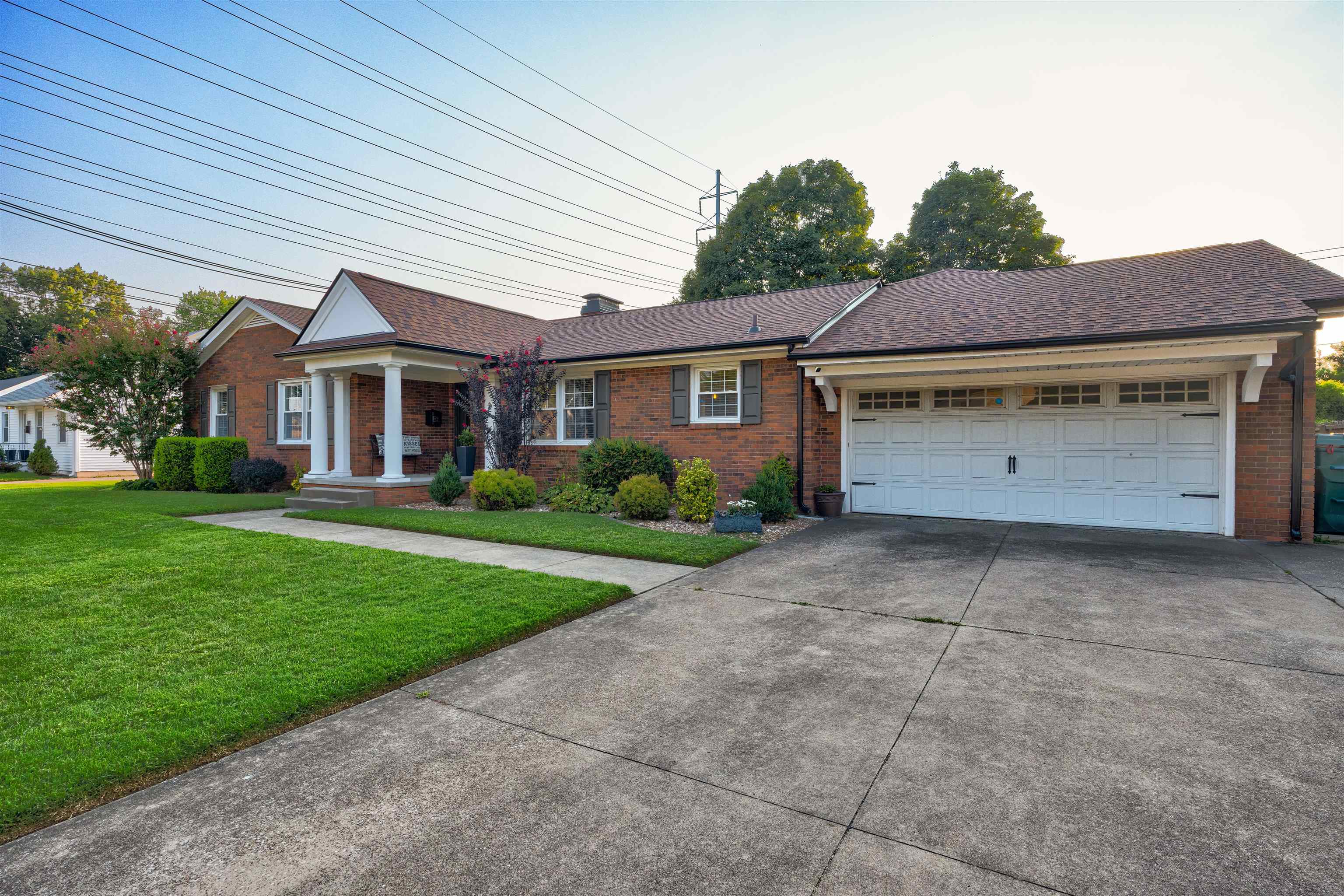 2220 Fieldcrest Dr, Owensboro, Kentucky 42301, 4 Bedrooms Bedrooms, ,3 BathroomsBathrooms,Single Family Residence,For Sale,Fieldcrest Dr,95417