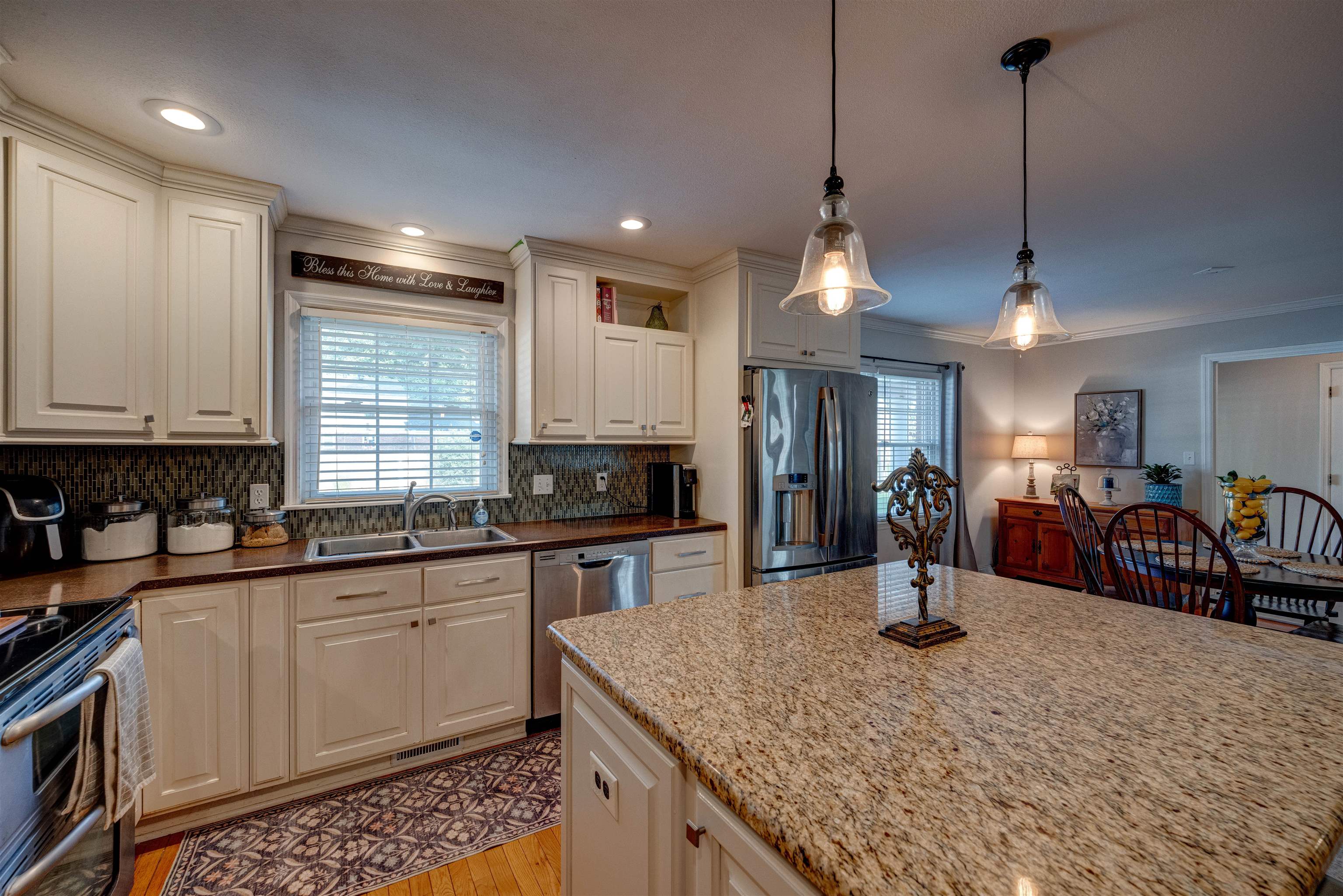 2220 Fieldcrest Dr, Owensboro, Kentucky 42301, 4 Bedrooms Bedrooms, ,3 BathroomsBathrooms,Single Family Residence,For Sale,Fieldcrest Dr,95417