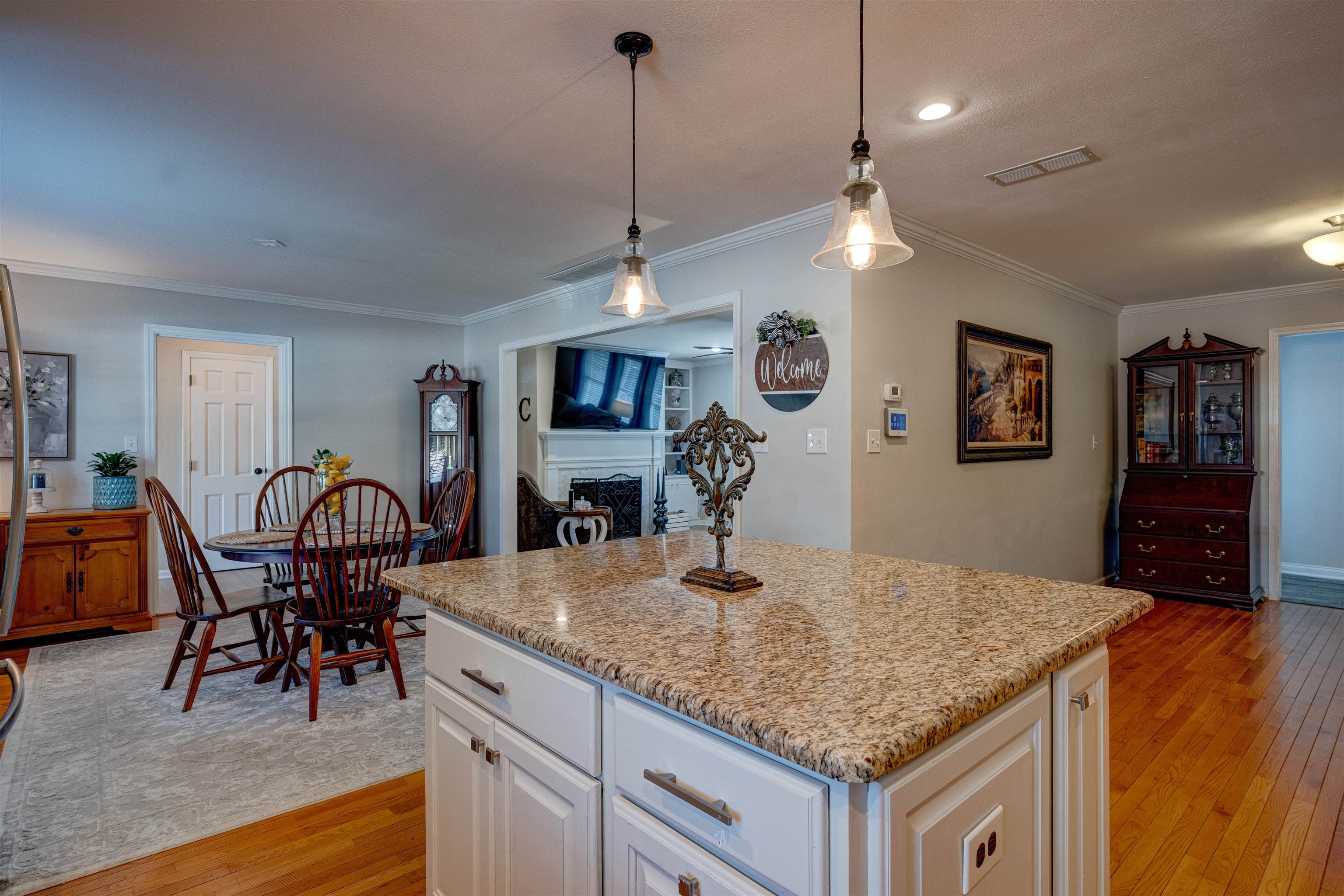 2220 Fieldcrest Dr, Owensboro, Kentucky 42301, 4 Bedrooms Bedrooms, ,3 BathroomsBathrooms,Single Family Residence,For Sale,Fieldcrest Dr,95417