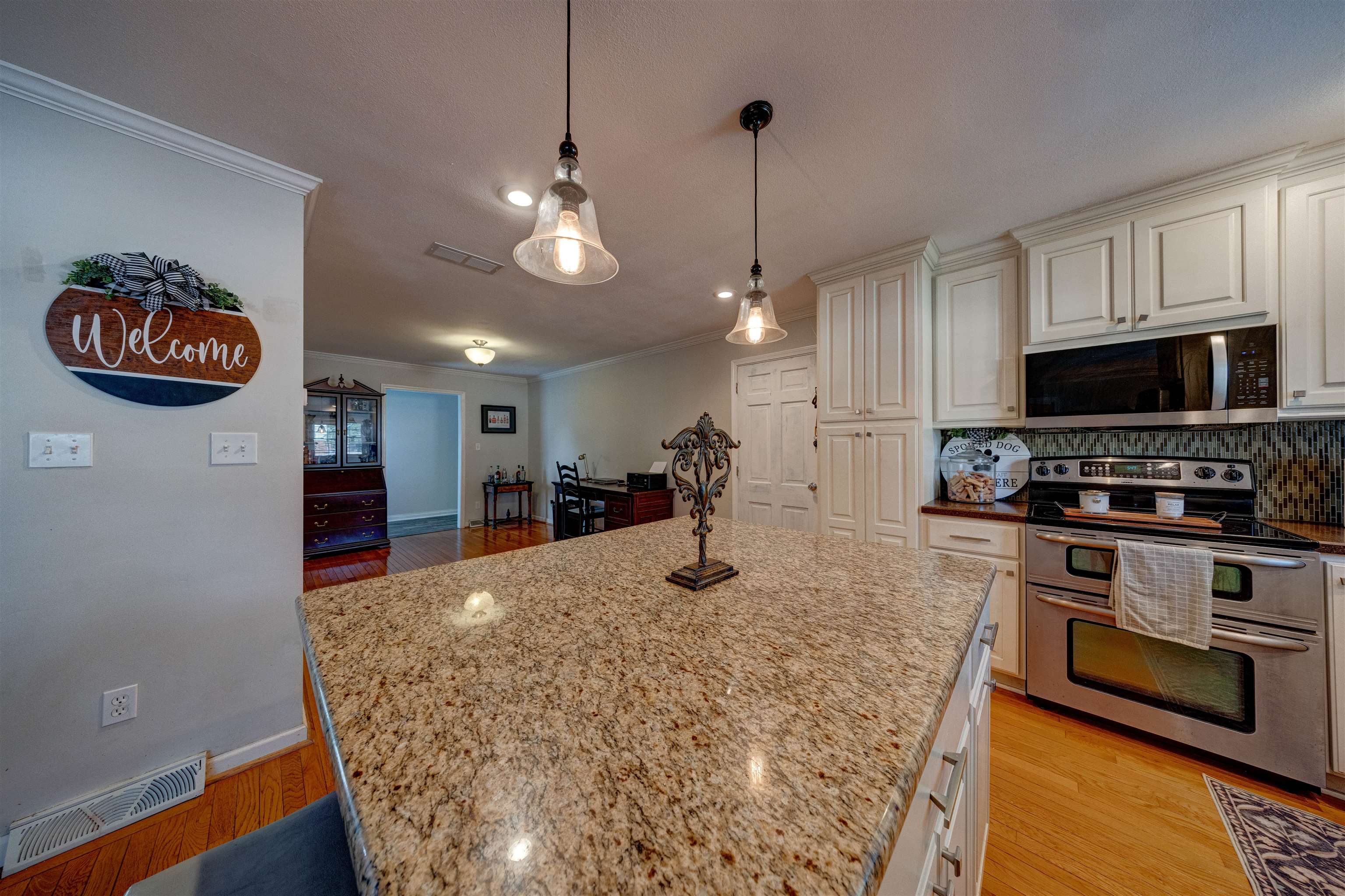 2220 Fieldcrest Dr, Owensboro, Kentucky 42301, 4 Bedrooms Bedrooms, ,3 BathroomsBathrooms,Single Family Residence,For Sale,Fieldcrest Dr,95417