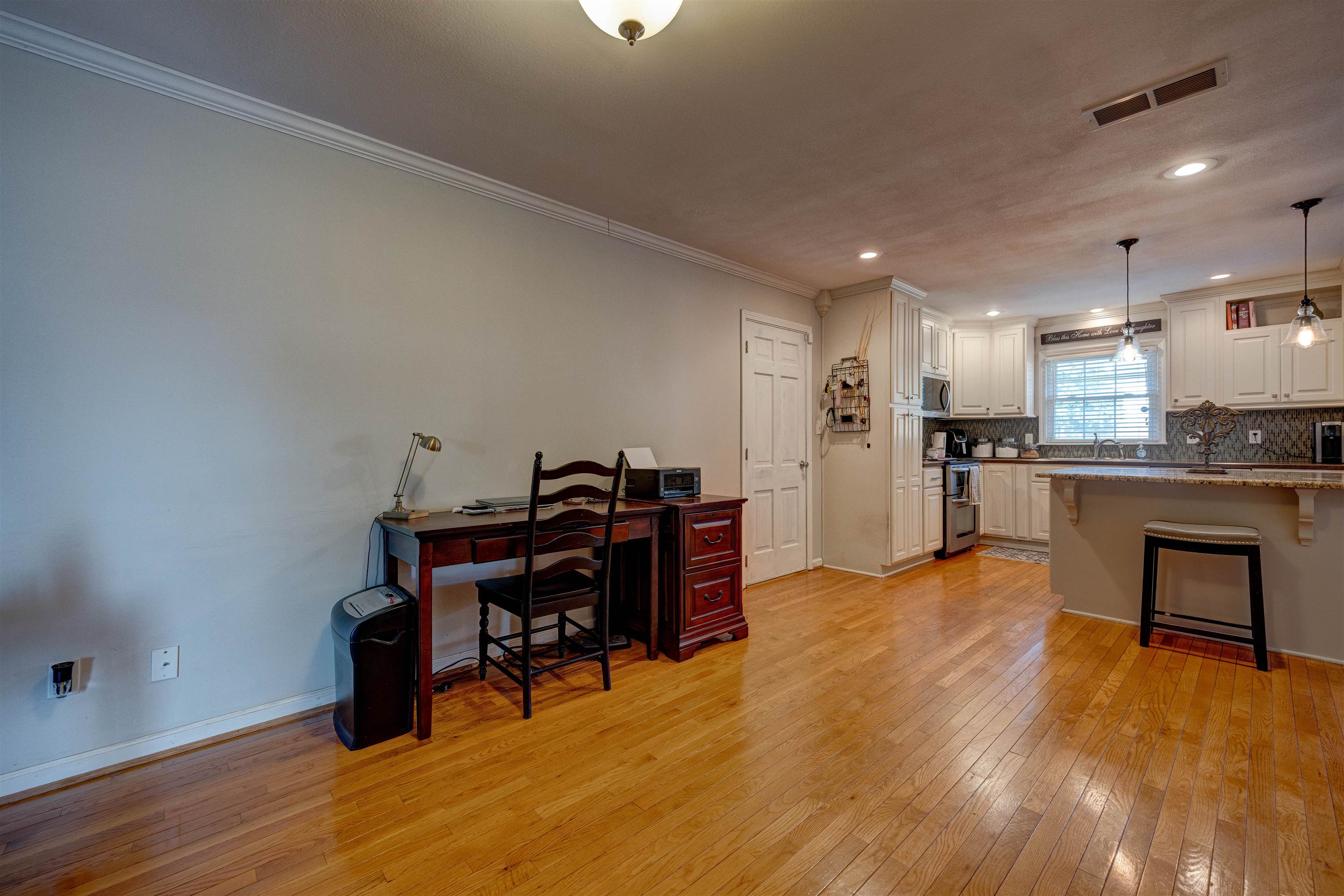 2220 Fieldcrest Dr, Owensboro, Kentucky 42301, 4 Bedrooms Bedrooms, ,3 BathroomsBathrooms,Single Family Residence,For Sale,Fieldcrest Dr,95417