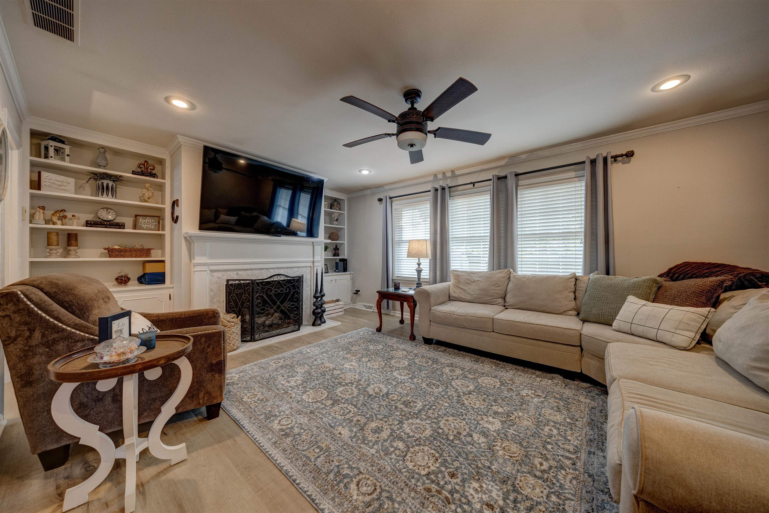 2220 Fieldcrest Dr, Owensboro, Kentucky 42301, 4 Bedrooms Bedrooms, ,3 BathroomsBathrooms,Single Family Residence,For Sale,Fieldcrest Dr,95417