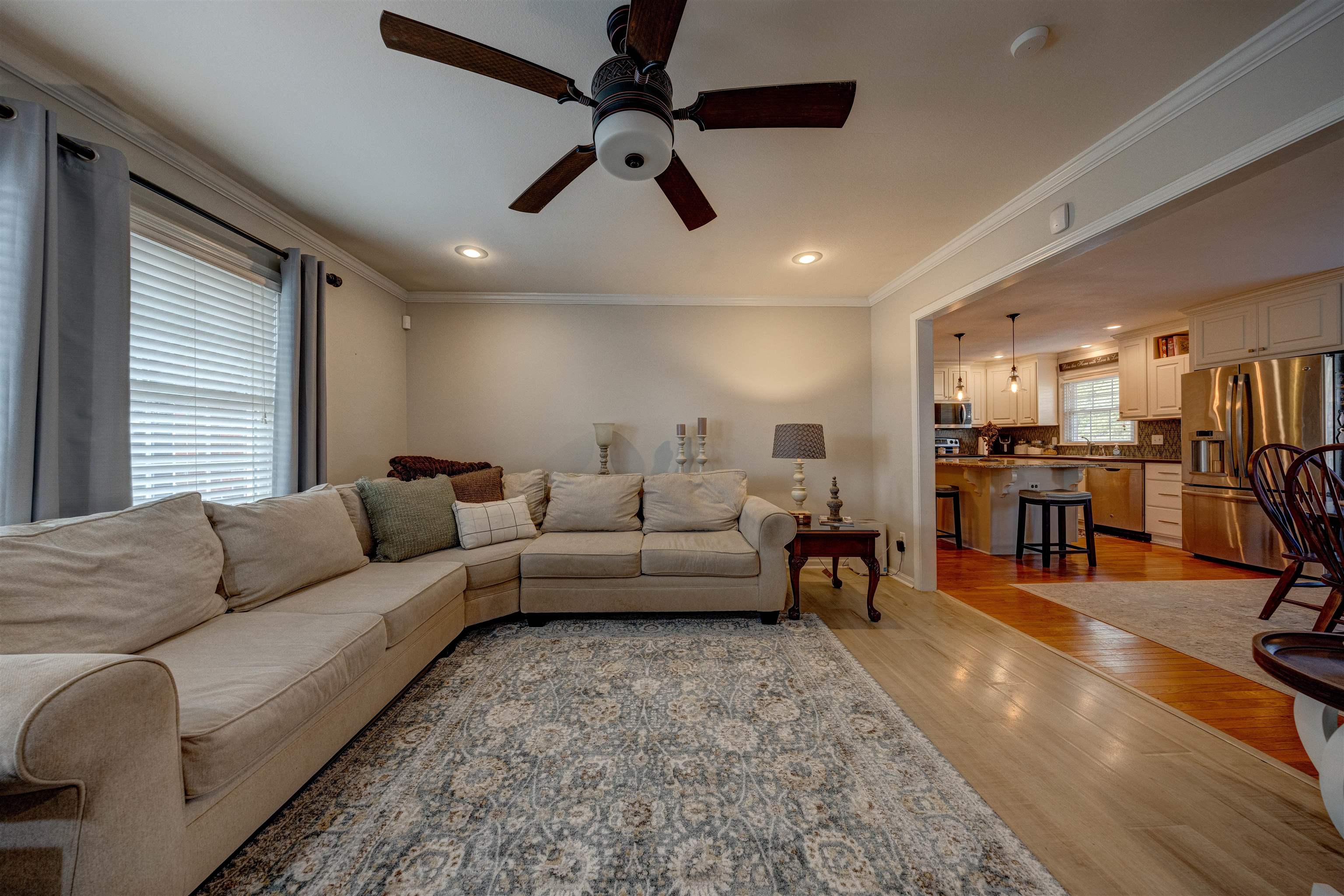 2220 Fieldcrest Dr, Owensboro, Kentucky 42301, 4 Bedrooms Bedrooms, ,3 BathroomsBathrooms,Single Family Residence,For Sale,Fieldcrest Dr,95417