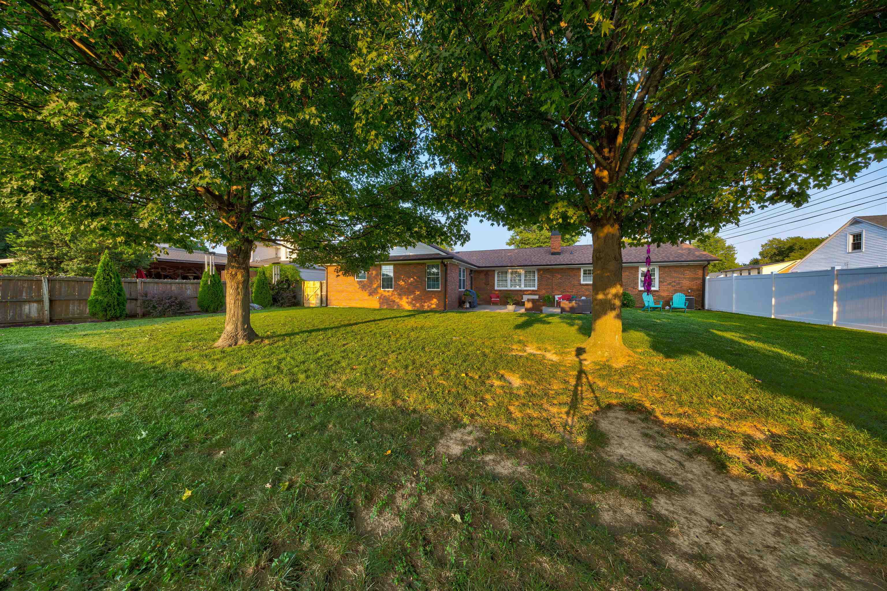 2220 Fieldcrest Dr, Owensboro, Kentucky 42301, 4 Bedrooms Bedrooms, ,3 BathroomsBathrooms,Single Family Residence,For Sale,Fieldcrest Dr,95417