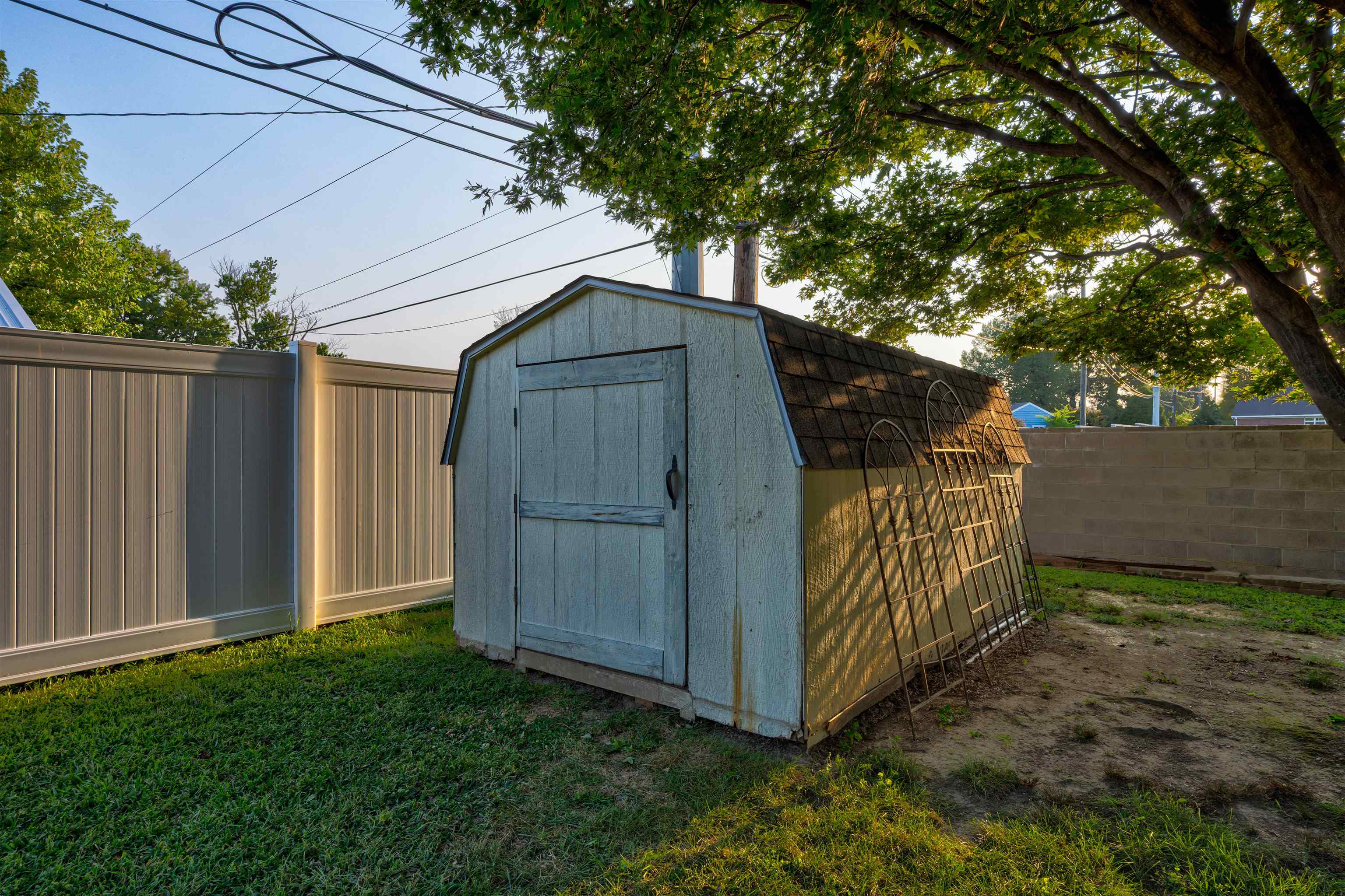 2220 Fieldcrest Dr, Owensboro, Kentucky 42301, 4 Bedrooms Bedrooms, ,3 BathroomsBathrooms,Single Family Residence,For Sale,Fieldcrest Dr,95417