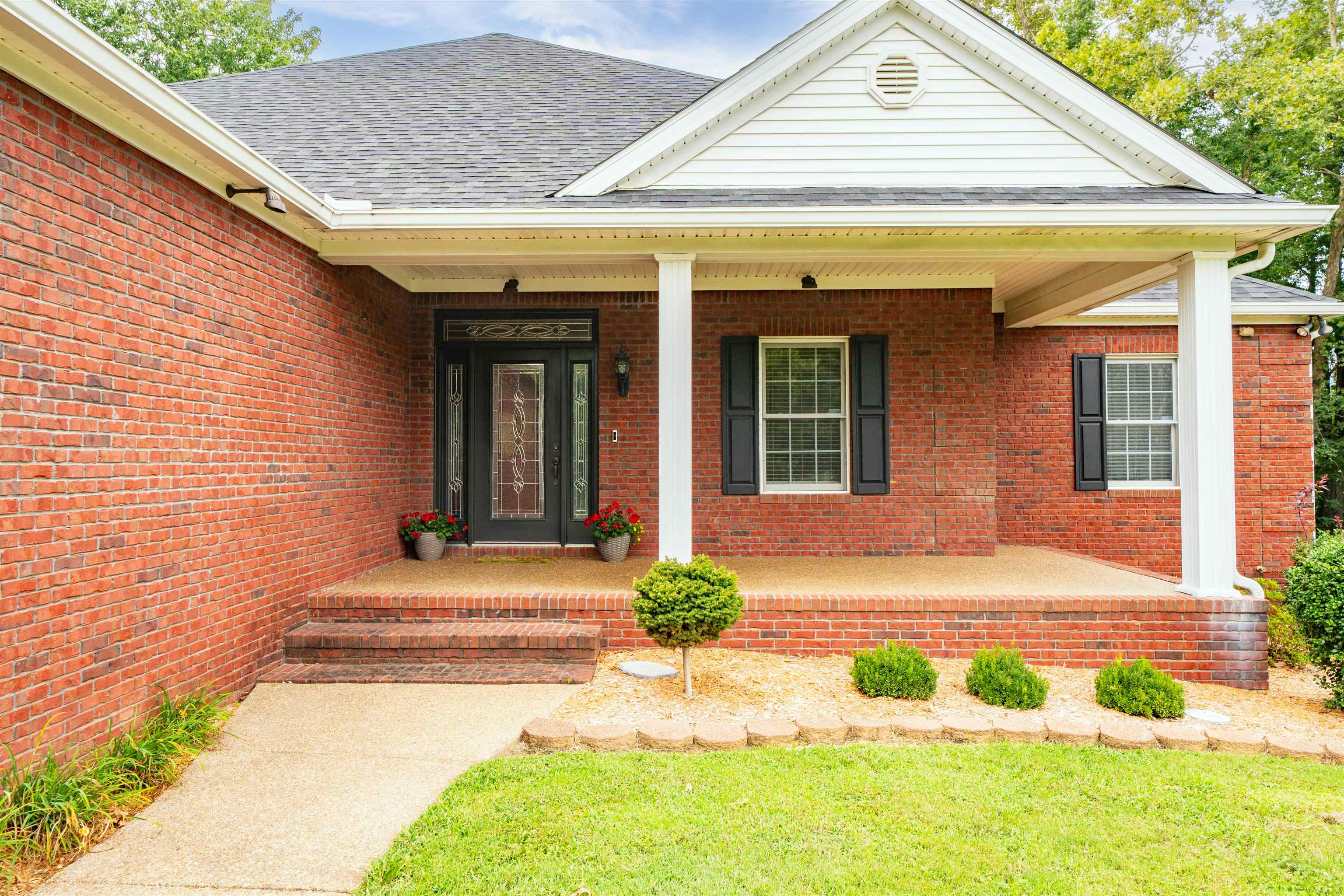 5221 Lanewood Drive, Owensboro, Kentucky 42303, 4 Bedrooms Bedrooms, ,3 BathroomsBathrooms,Single Family Residence,For Sale,Lanewood Drive,95428