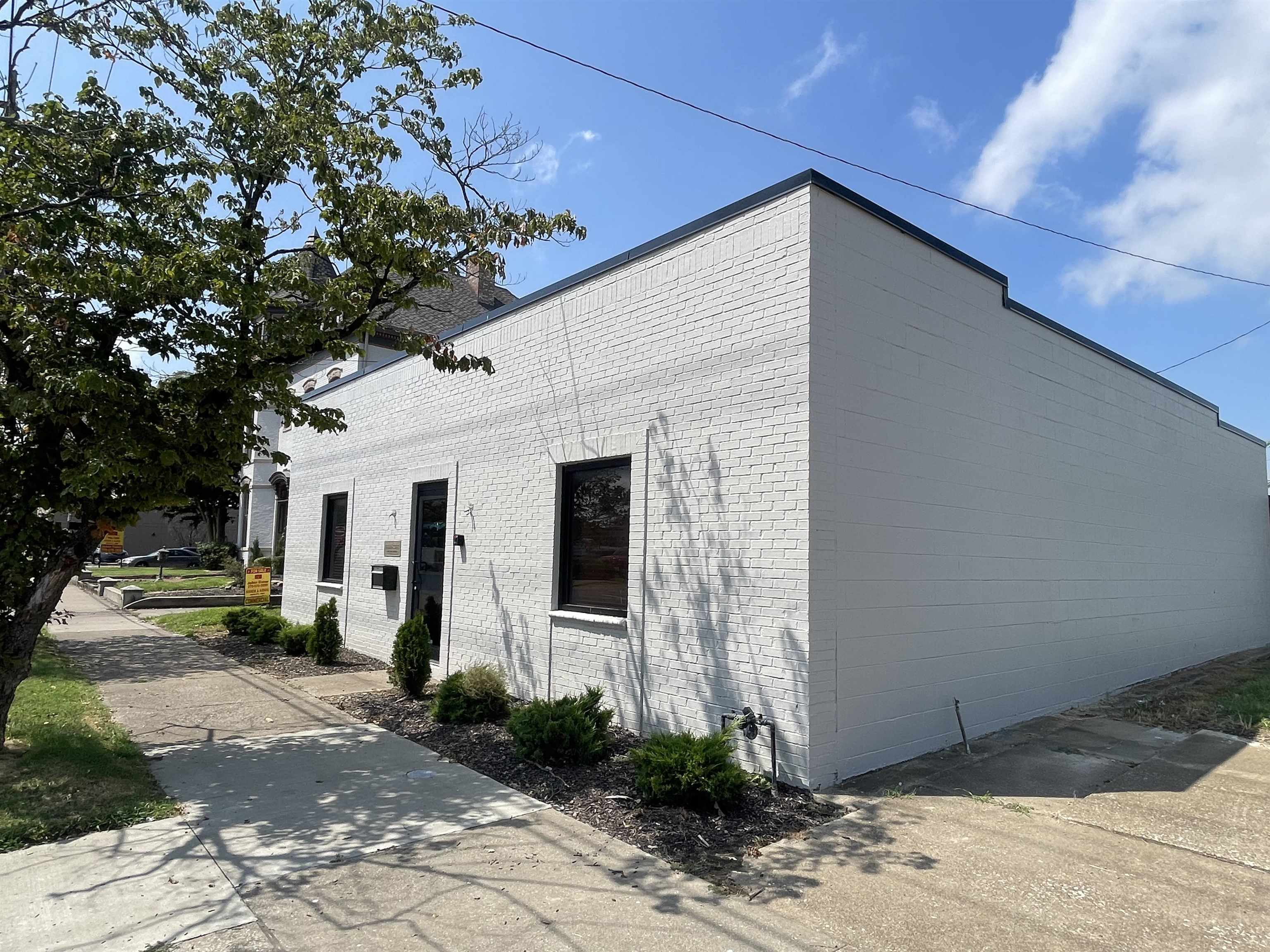 309 E. 4th Street, Owensboro, Kentucky 42303, ,Business,For Sale,E. 4th Street,95437