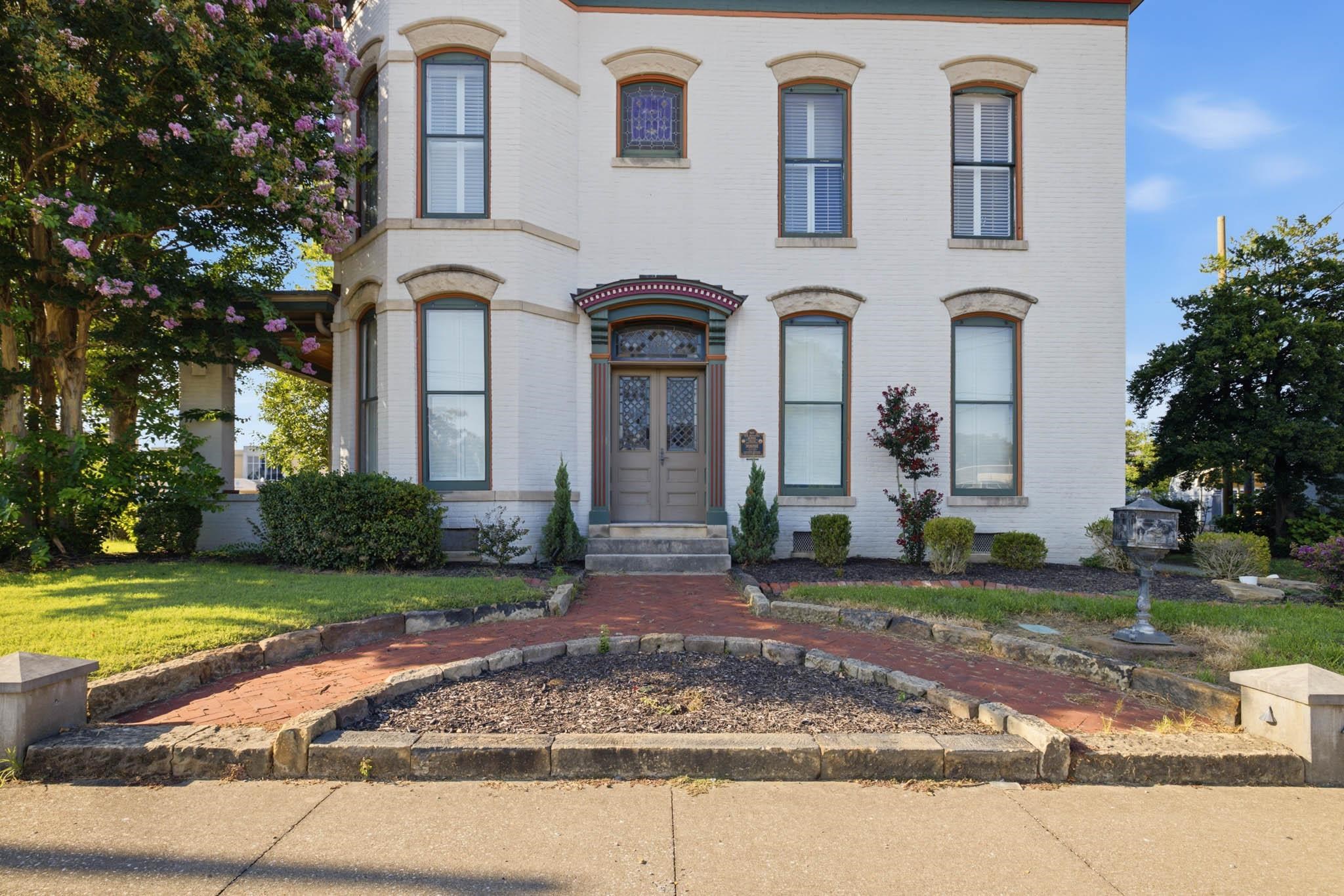 303 E. 4th Street, Owensboro, Kentucky 42303, ,Business,For Sale,E. 4th Street,95440