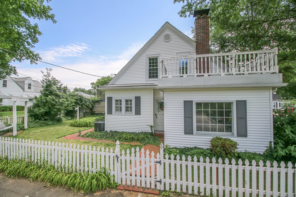 6 Colonial Ct, Henderson, Kentucky 42420, 3 Bedrooms Bedrooms, ,2 BathroomsBathrooms,Single Family Residence,For Sale,Colonial Ct,95442