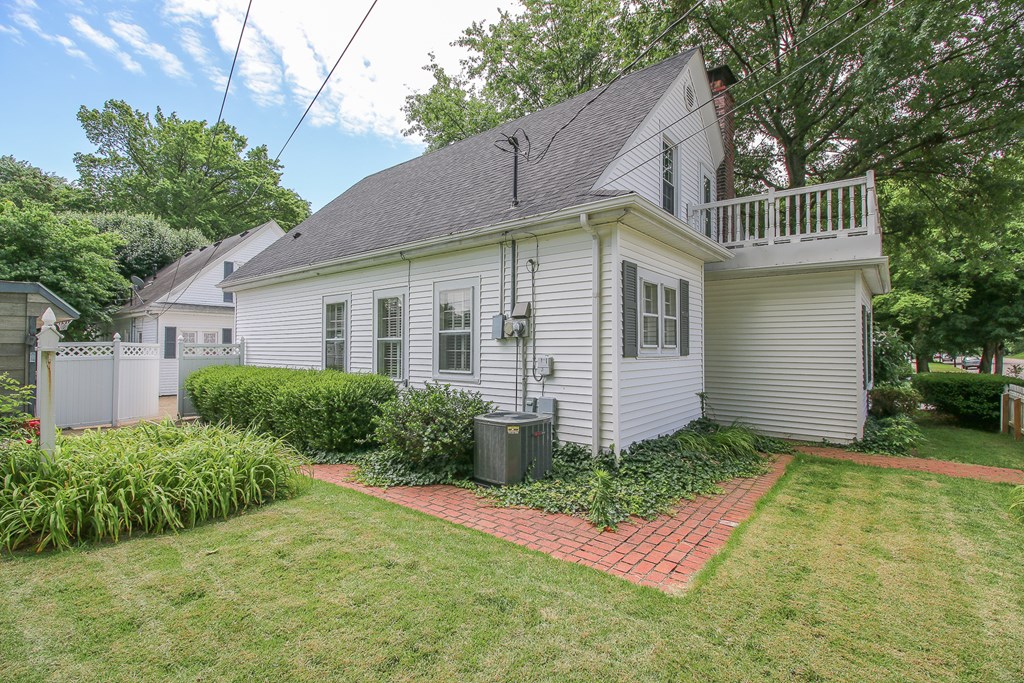 6 Colonial Ct, Henderson, Kentucky 42420, 3 Bedrooms Bedrooms, ,2 BathroomsBathrooms,Single Family Residence,For Sale,Colonial Ct,95442