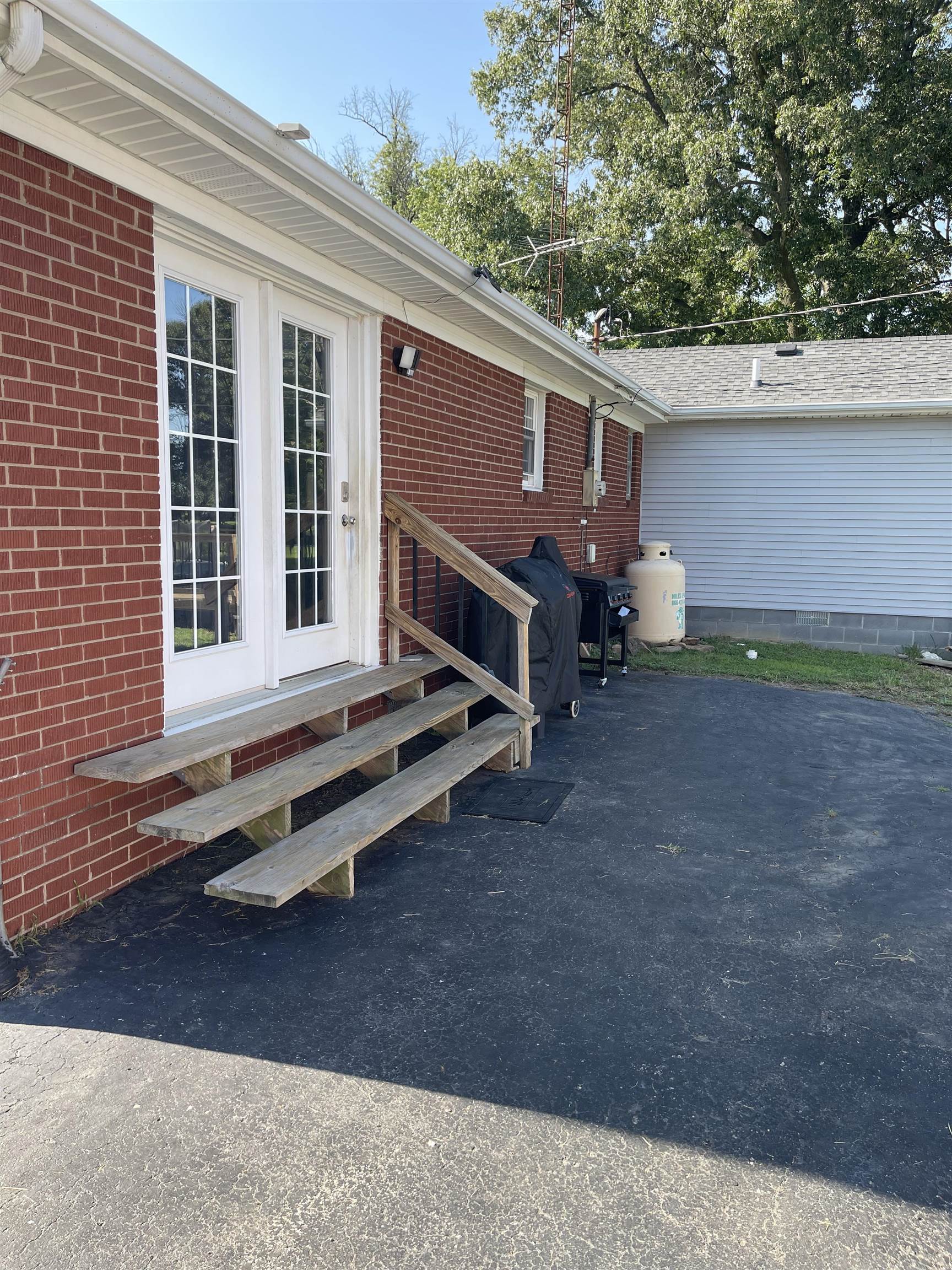 1370 KY-250, Calhoun, Kentucky 42327, 3 Bedrooms Bedrooms, ,2 BathroomsBathrooms,Single Family Residence,For Sale,KY-250,95454