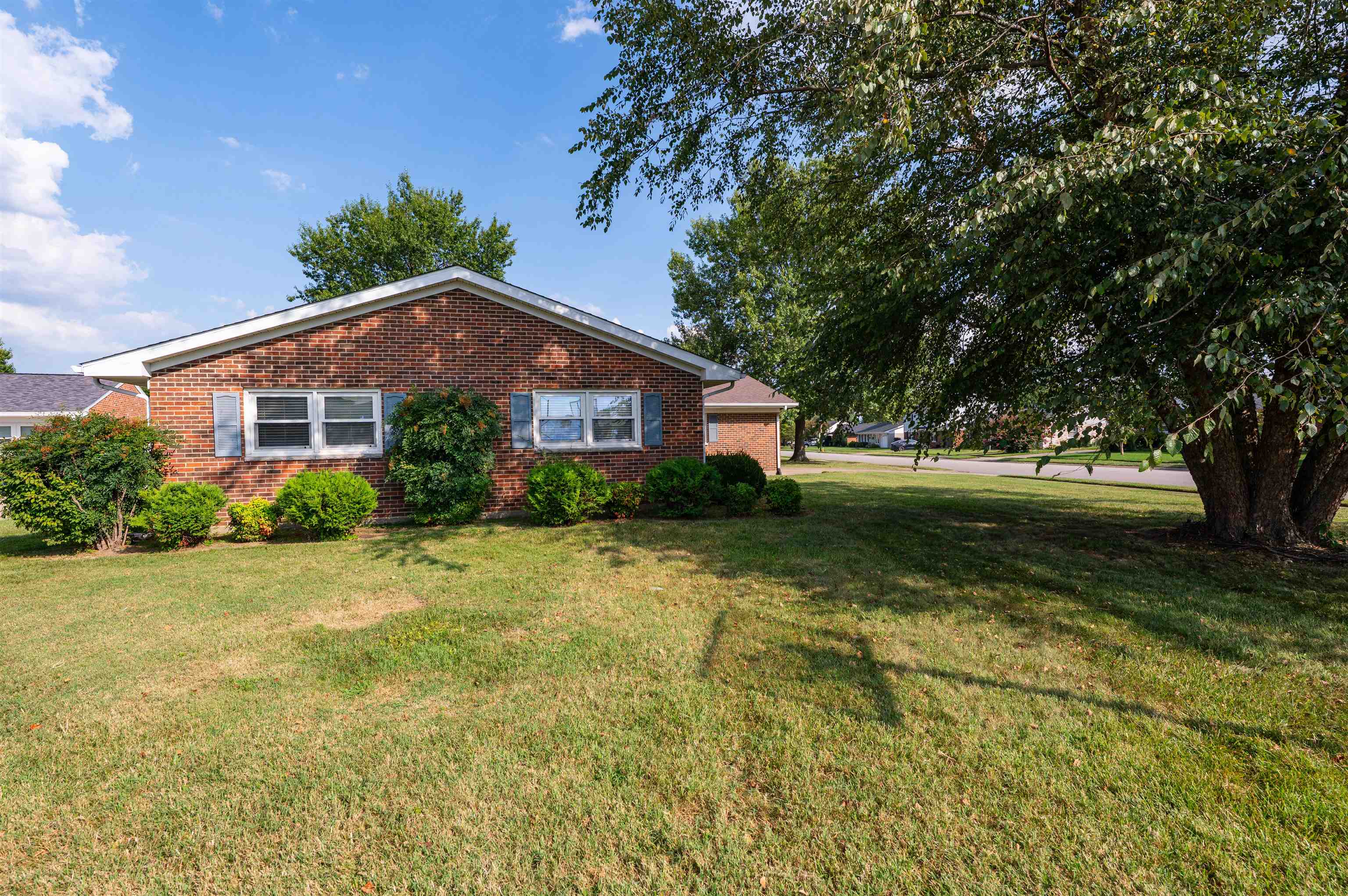 2317 Azra Ct, Owensboro, Kentucky 42301, 3 Bedrooms Bedrooms, ,2 BathroomsBathrooms,Single Family Residence,For Sale,Azra Ct,95458