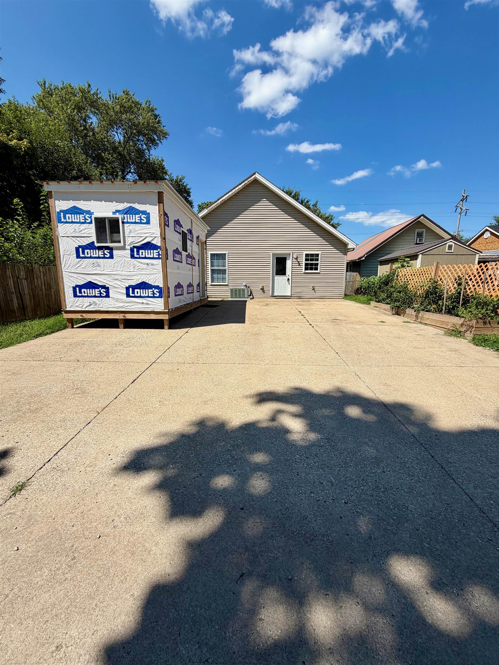 1216 4th Street, Owensboro, Kentucky 42301, 3 Bedrooms Bedrooms, ,2 BathroomsBathrooms,Single Family Residence,For Sale,4th Street,95468