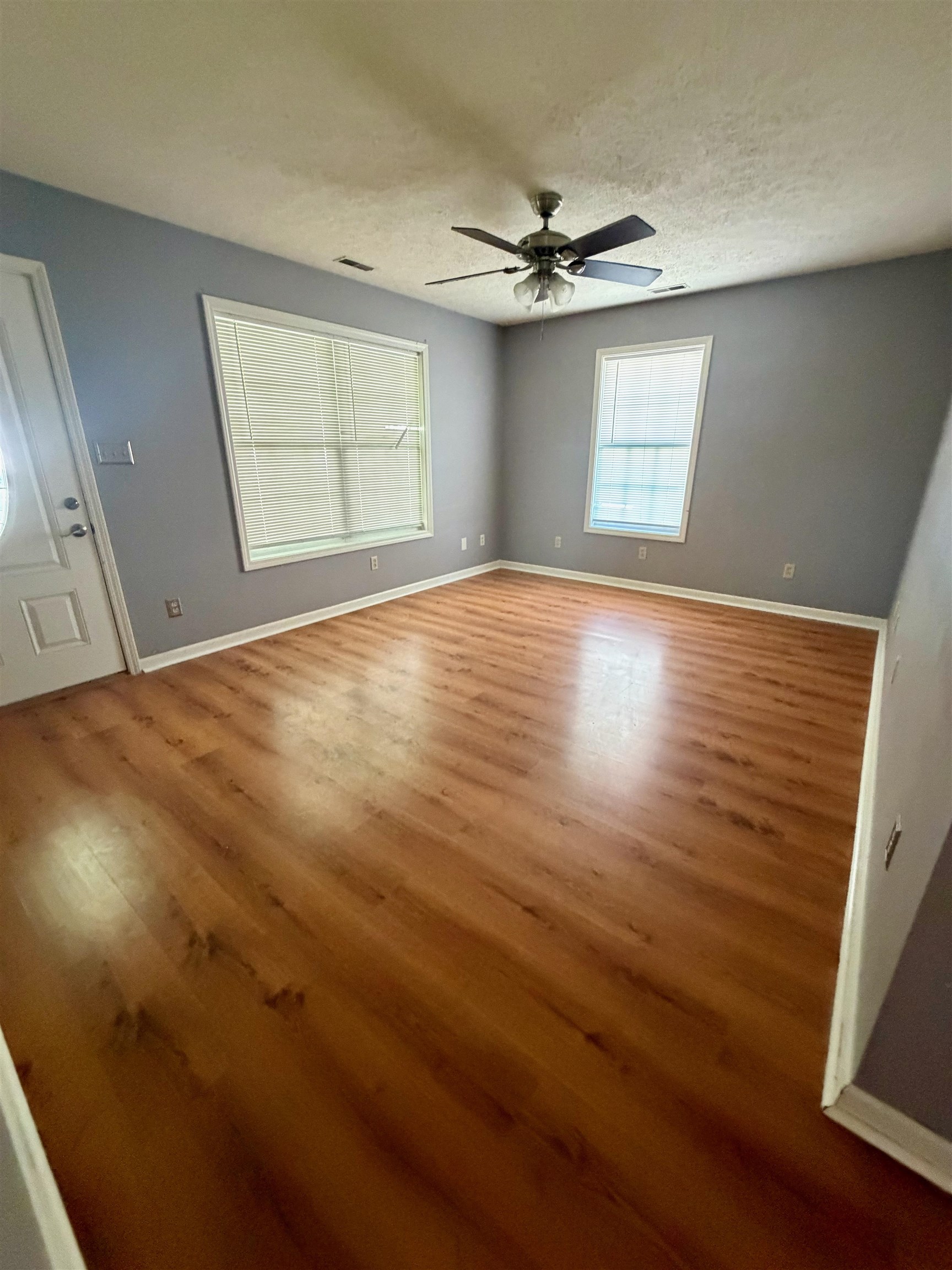 1216 4th Street, Owensboro, Kentucky 42301, 3 Bedrooms Bedrooms, ,2 BathroomsBathrooms,Single Family Residence,For Sale,4th Street,95468