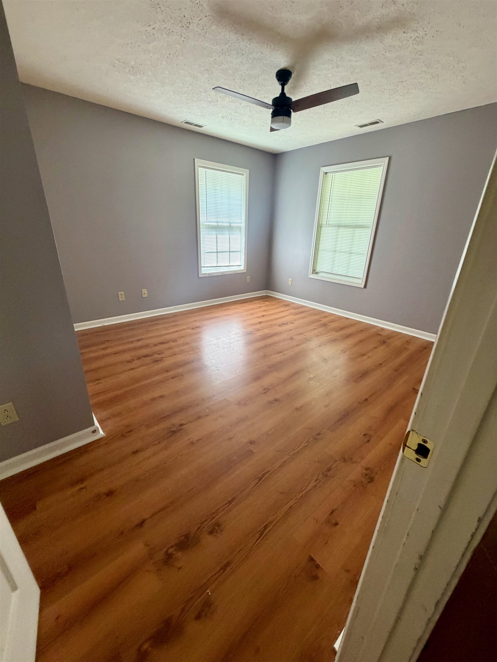 1216 4th Street, Owensboro, Kentucky 42301, 3 Bedrooms Bedrooms, ,2 BathroomsBathrooms,Single Family Residence,For Sale,4th Street,95468