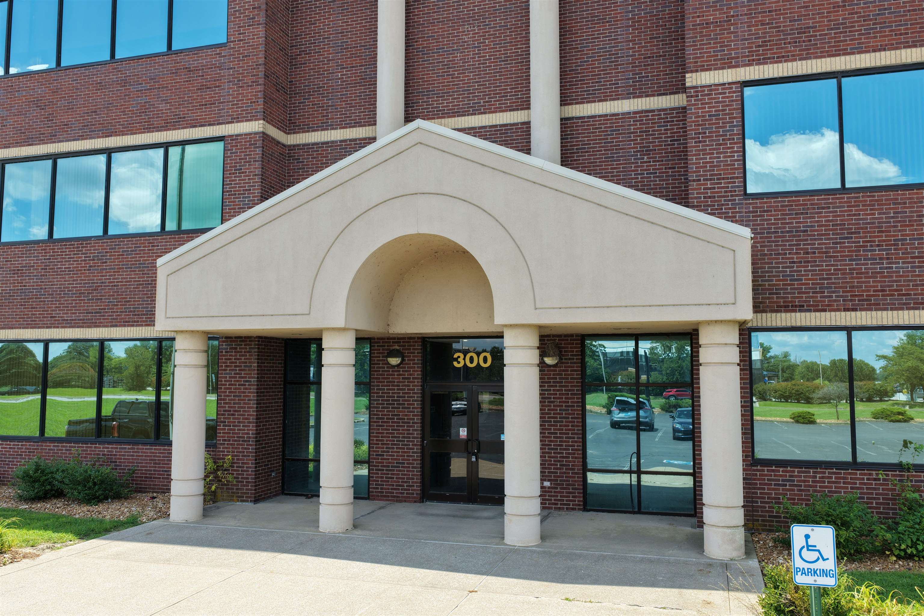 300 Southtown Blvd, Owensboro, Kentucky 42303, ,Industrial,For Sale,Southtown Blvd,95469