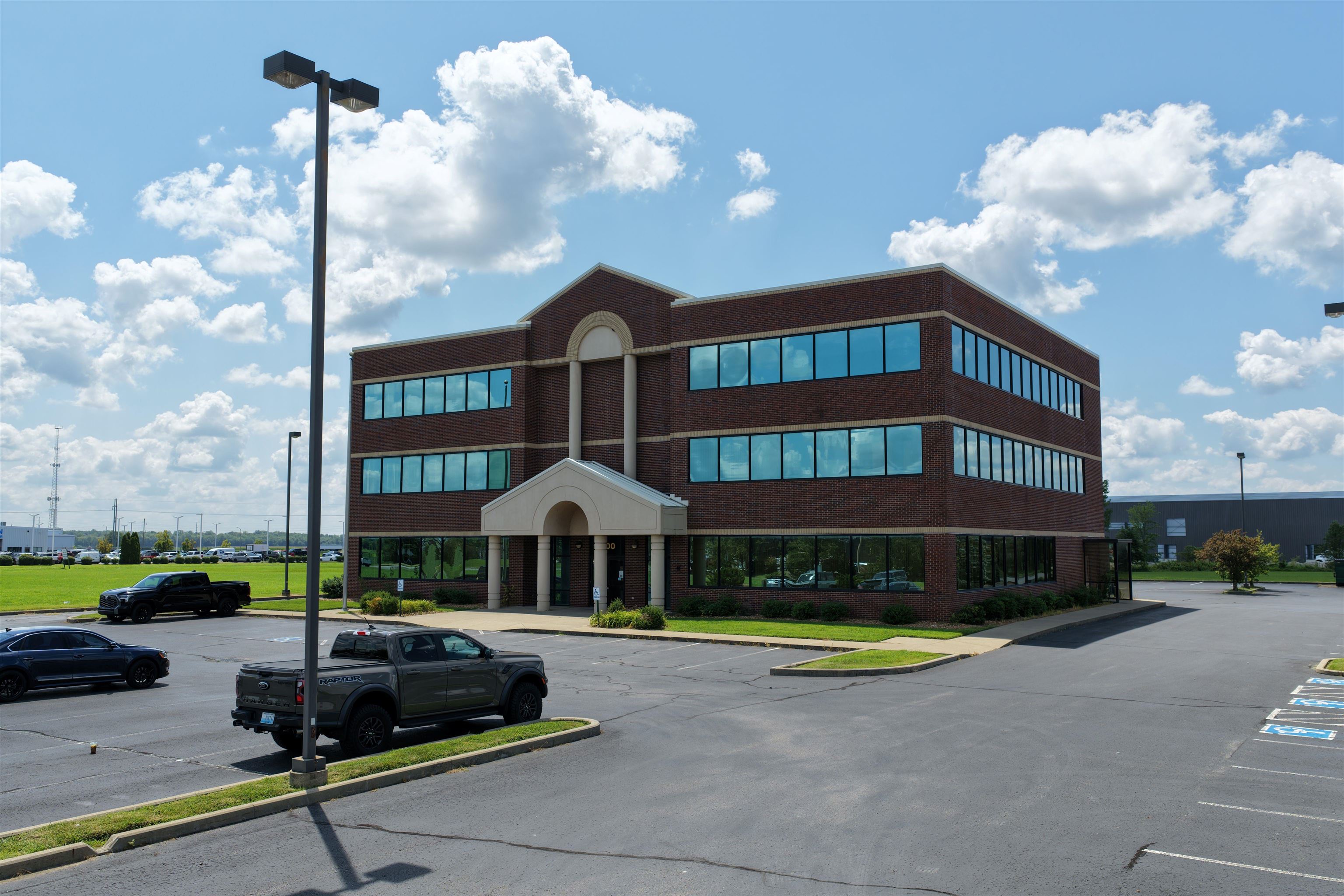300 Southtown Blvd, Owensboro, Kentucky 42303, ,Industrial,For Sale,Southtown Blvd,95469