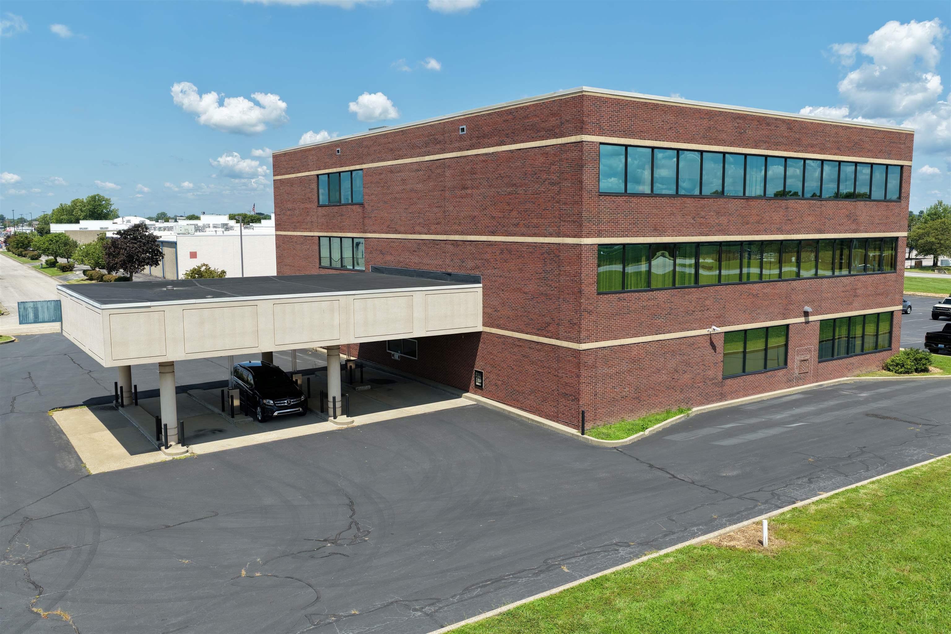 300 Southtown Blvd, Owensboro, Kentucky 42303, ,Industrial,For Sale,Southtown Blvd,95469