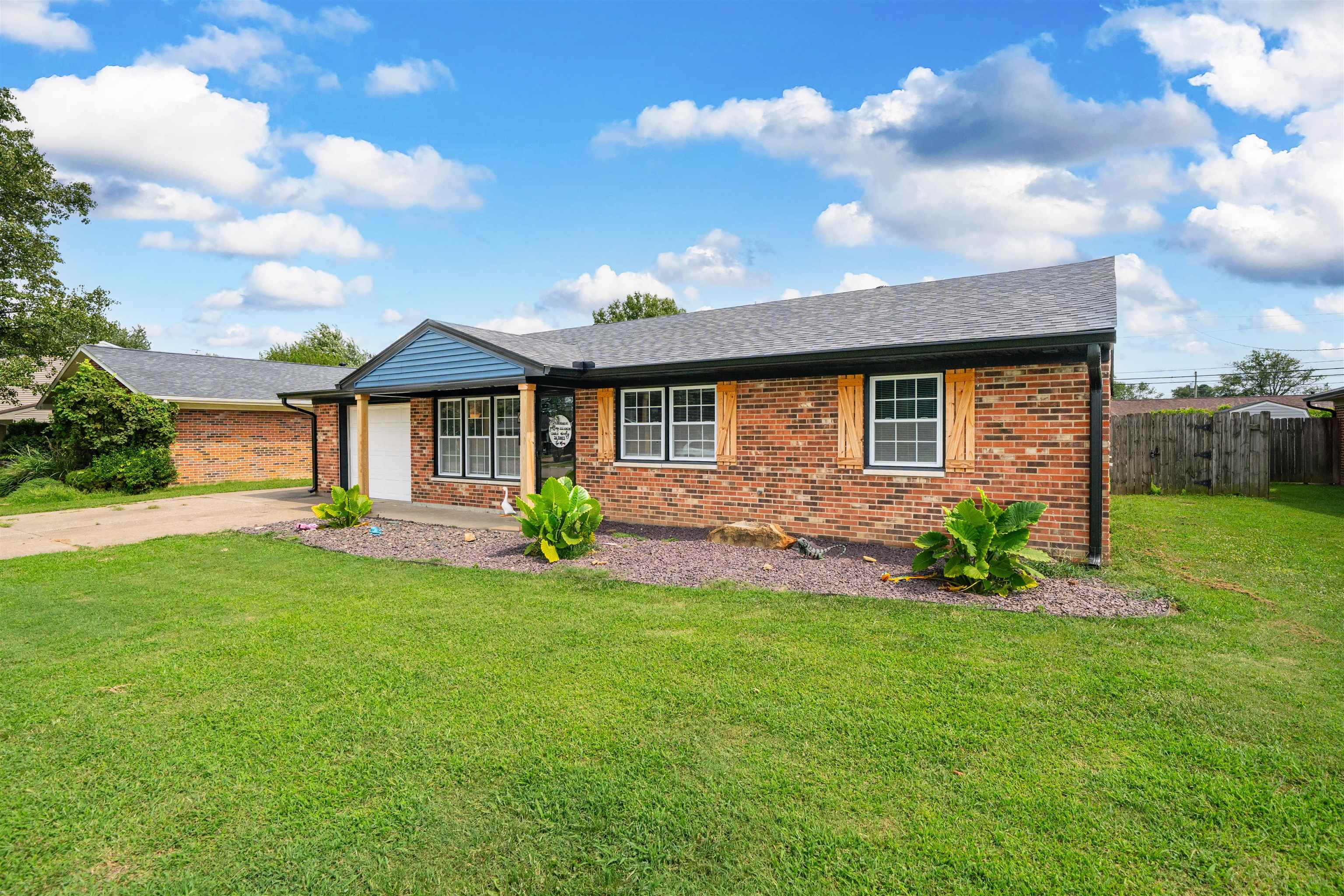 2236 Twenty Grand Ave, Owensboro, Kentucky 42301, 3 Bedrooms Bedrooms, ,2 BathroomsBathrooms,Single Family Residence,For Sale,Twenty Grand Ave,95479