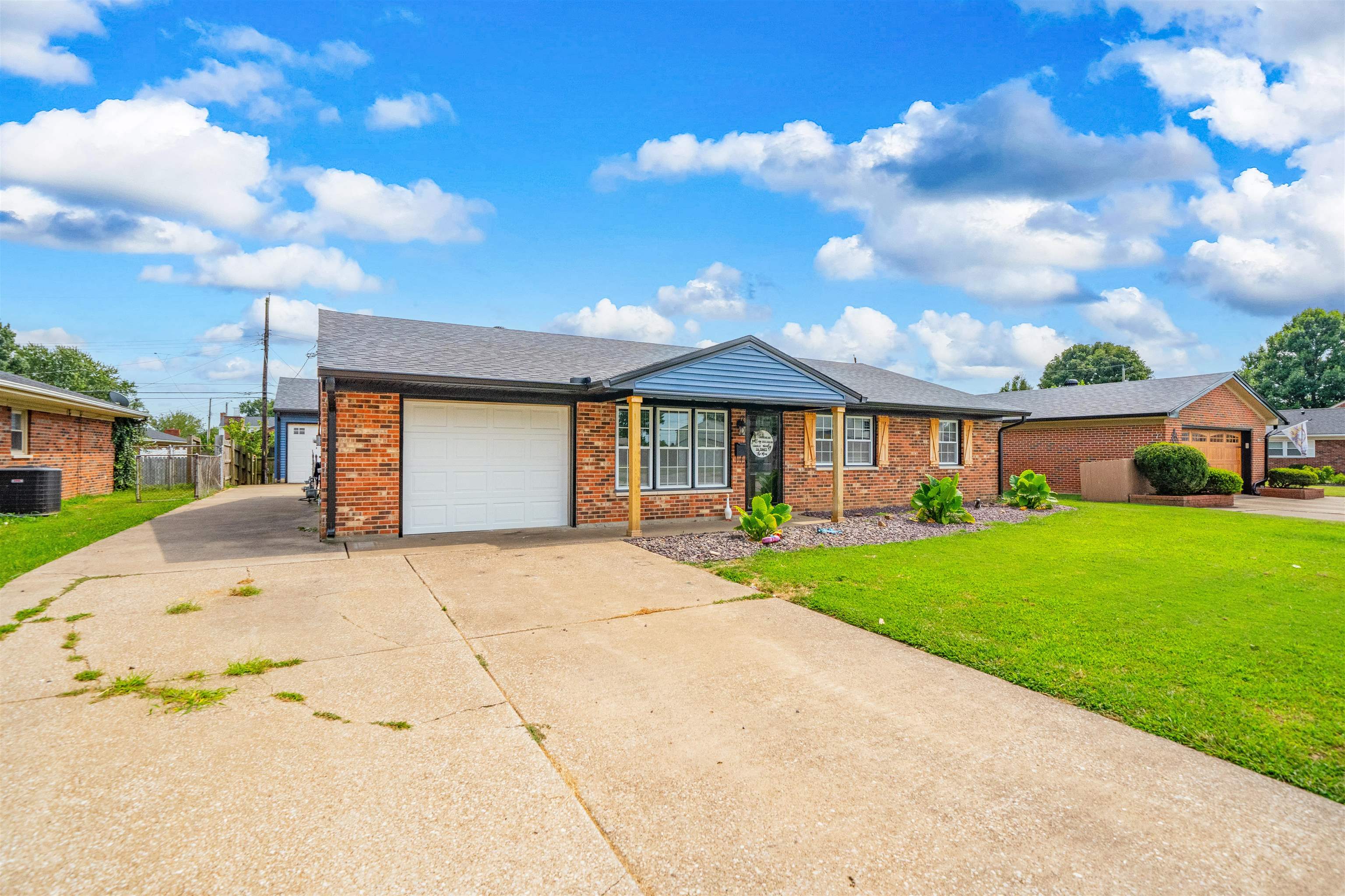 2236 Twenty Grand Ave, Owensboro, Kentucky 42301, 3 Bedrooms Bedrooms, ,2 BathroomsBathrooms,Single Family Residence,For Sale,Twenty Grand Ave,95479