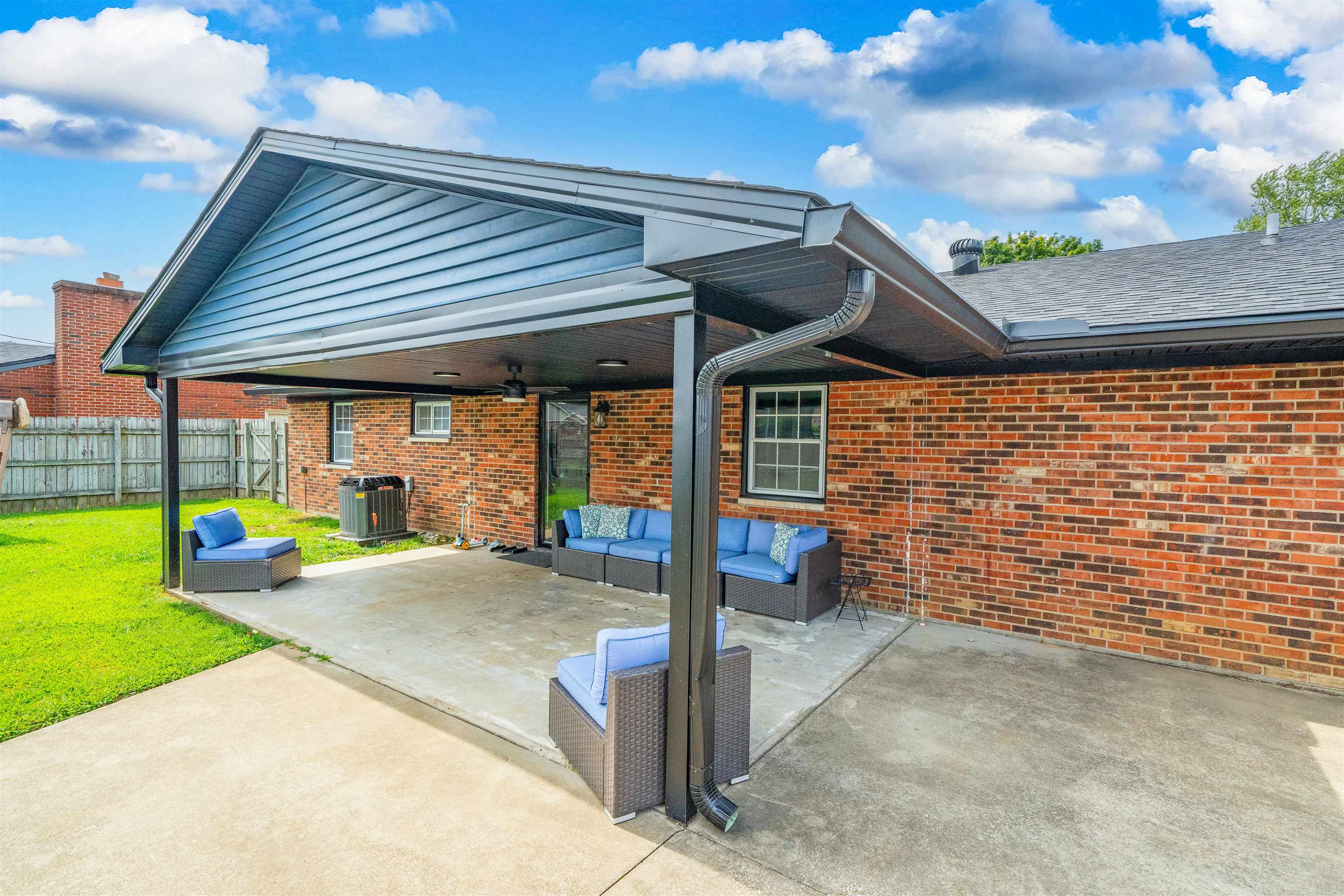 2236 Twenty Grand Ave, Owensboro, Kentucky 42301, 3 Bedrooms Bedrooms, ,2 BathroomsBathrooms,Single Family Residence,For Sale,Twenty Grand Ave,95479