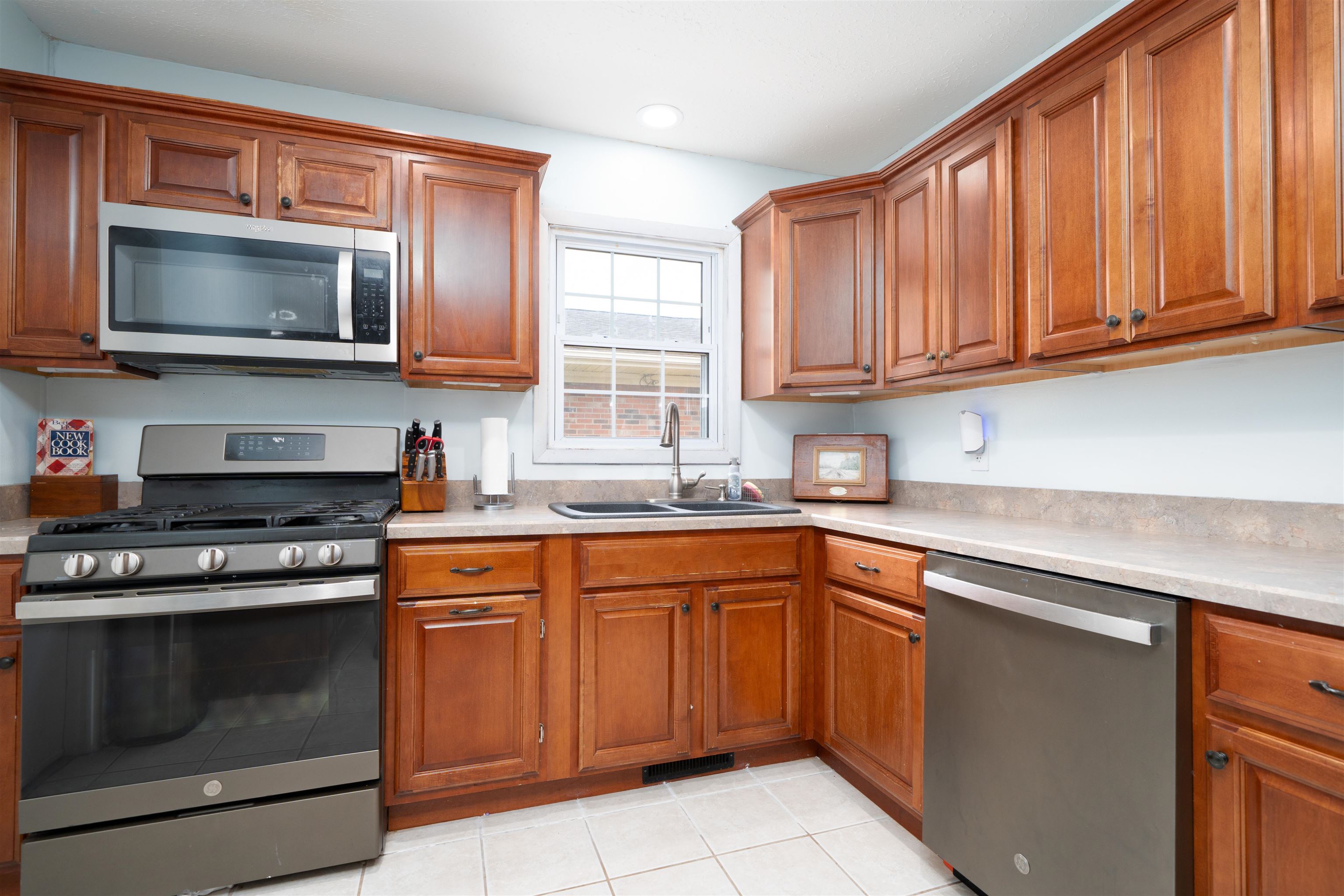 2236 Twenty Grand Ave, Owensboro, Kentucky 42301, 3 Bedrooms Bedrooms, ,2 BathroomsBathrooms,Single Family Residence,For Sale,Twenty Grand Ave,95479