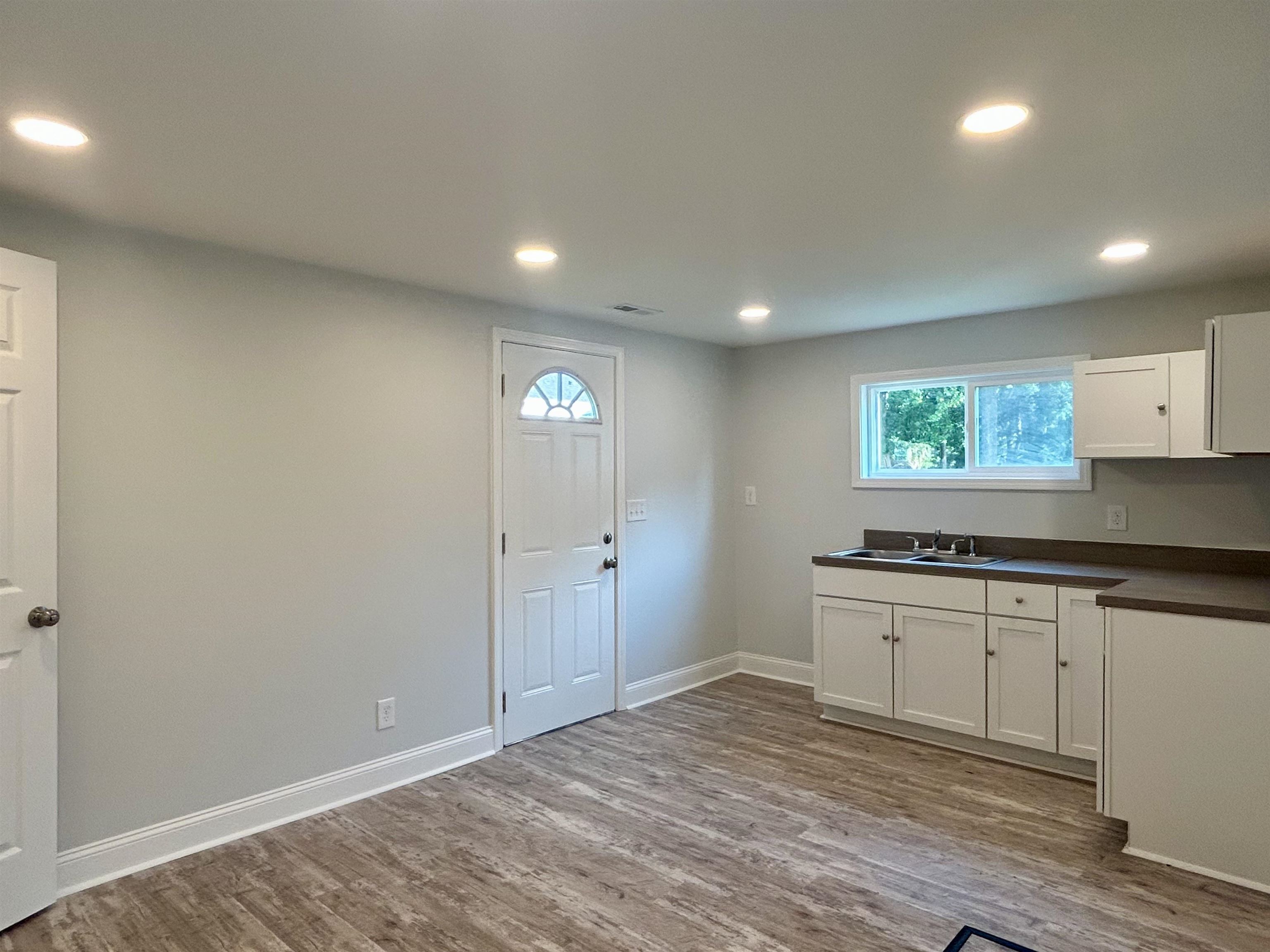 625 Poplar St, Owensboro, Kentucky 42301, 2 Bedrooms Bedrooms, ,1 BathroomBathrooms,Single Family Residence,For Sale,Poplar St,95484
