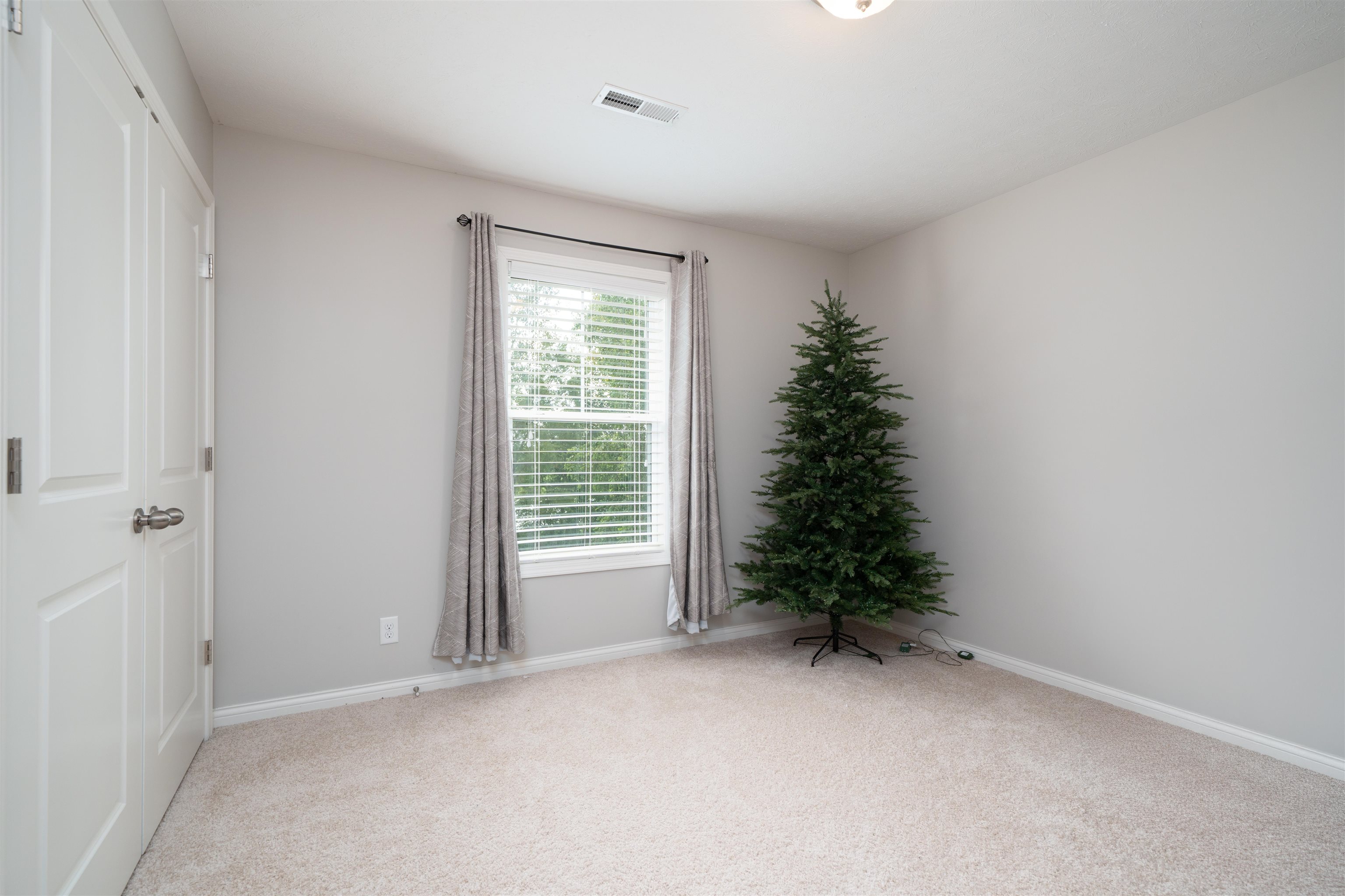 6252 Brookstone Place, Utica, Kentucky 42376, 3 Bedrooms Bedrooms, ,2 BathroomsBathrooms,Single Family Residence,For Sale,Brookstone Place,95486