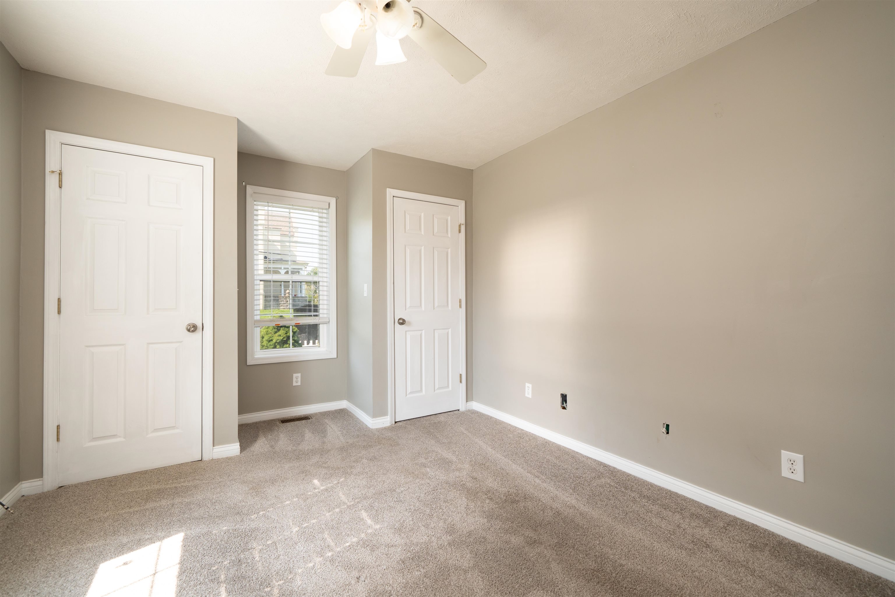 418 7th St, Owensboro, Kentucky 42303, 3 Bedrooms Bedrooms, ,2 BathroomsBathrooms,Single Family Residence,For Sale,7th St,95502