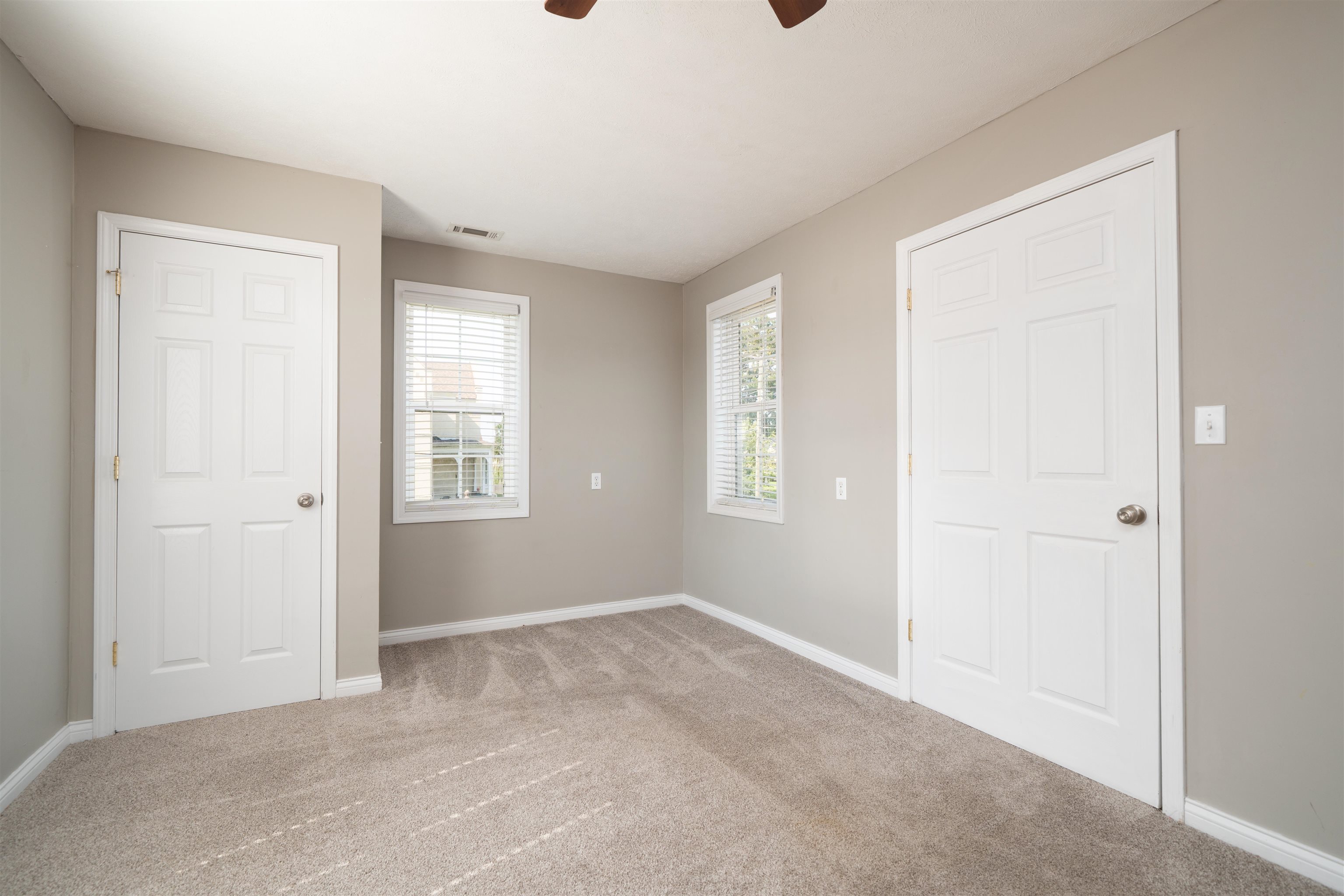 418 7th St, Owensboro, Kentucky 42303, 3 Bedrooms Bedrooms, ,2 BathroomsBathrooms,Single Family Residence,For Sale,7th St,95502
