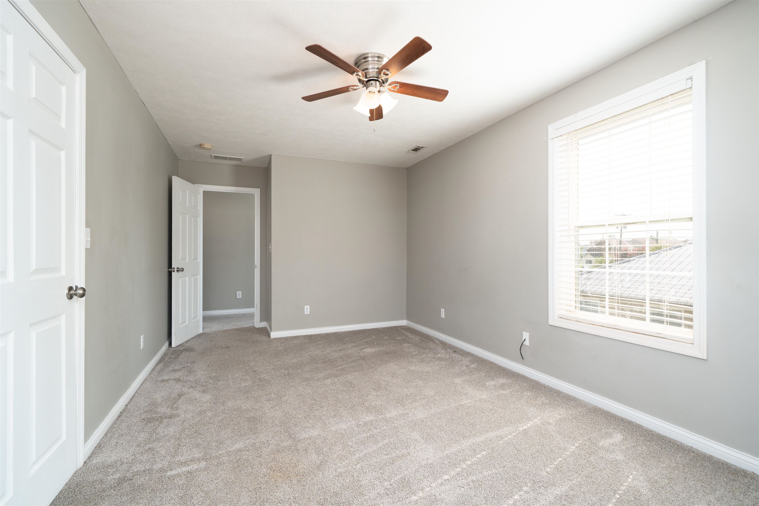 418 7th St, Owensboro, Kentucky 42303, 3 Bedrooms Bedrooms, ,2 BathroomsBathrooms,Single Family Residence,For Sale,7th St,95502