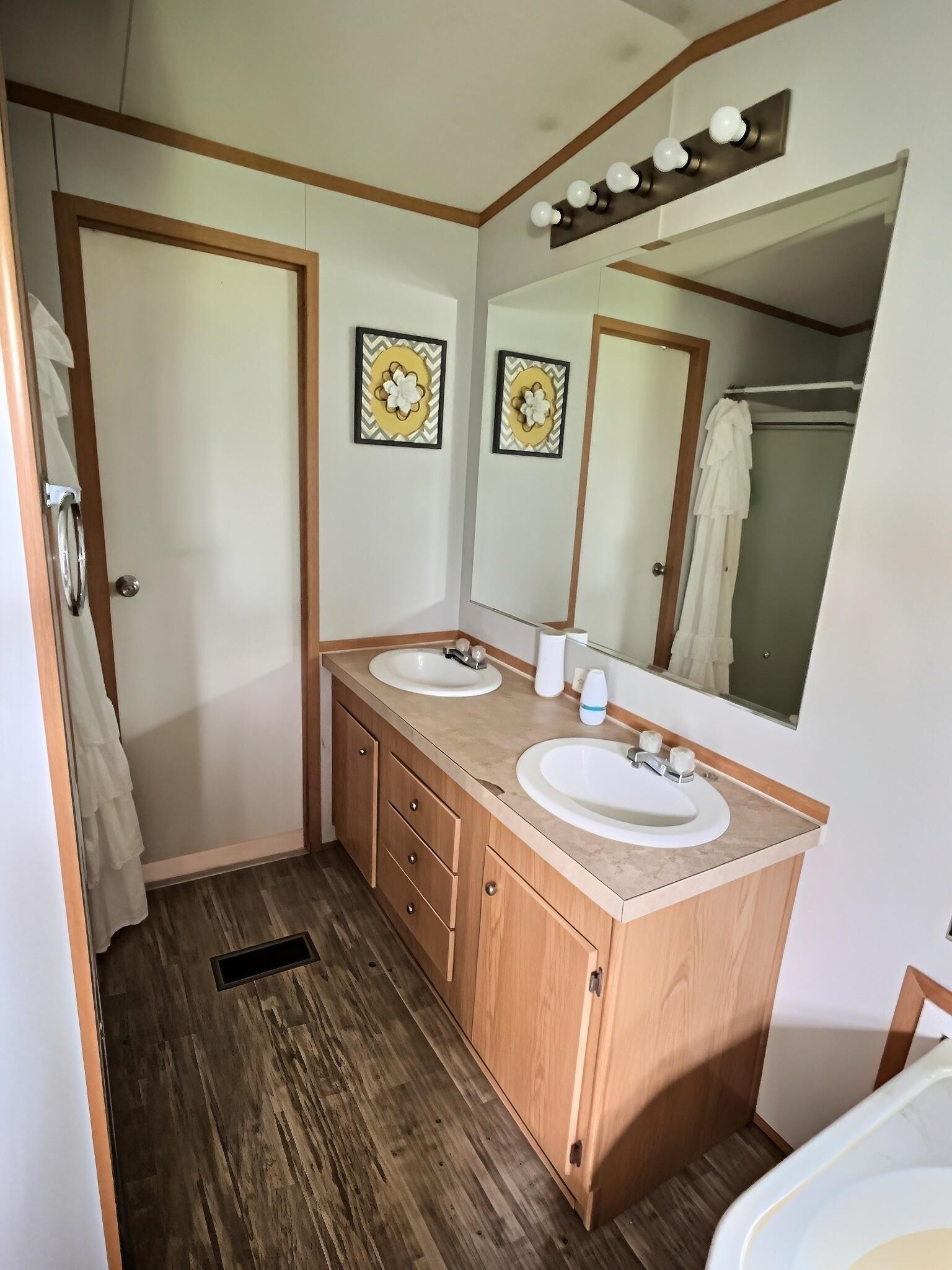 6831 Thoma Drive, Owensboro, Kentucky 42303-3838, 3 Bedrooms Bedrooms, ,2 BathroomsBathrooms,Single Family Residence,For Sale,Thoma Drive,95511