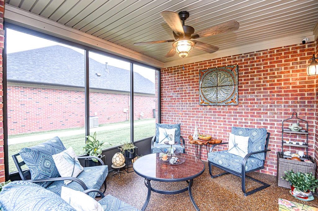 1622 Creek Haven Lp, Owensboro, Kentucky 42303-4646, 4 Bedrooms Bedrooms, ,3 BathroomsBathrooms,Single Family Residence,For Sale,Creek Haven Lp,95540