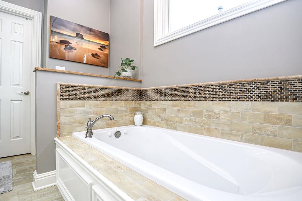 1622 Creek Haven Lp, Owensboro, Kentucky 42303-4646, 4 Bedrooms Bedrooms, ,3 BathroomsBathrooms,Single Family Residence,For Sale,Creek Haven Lp,95540