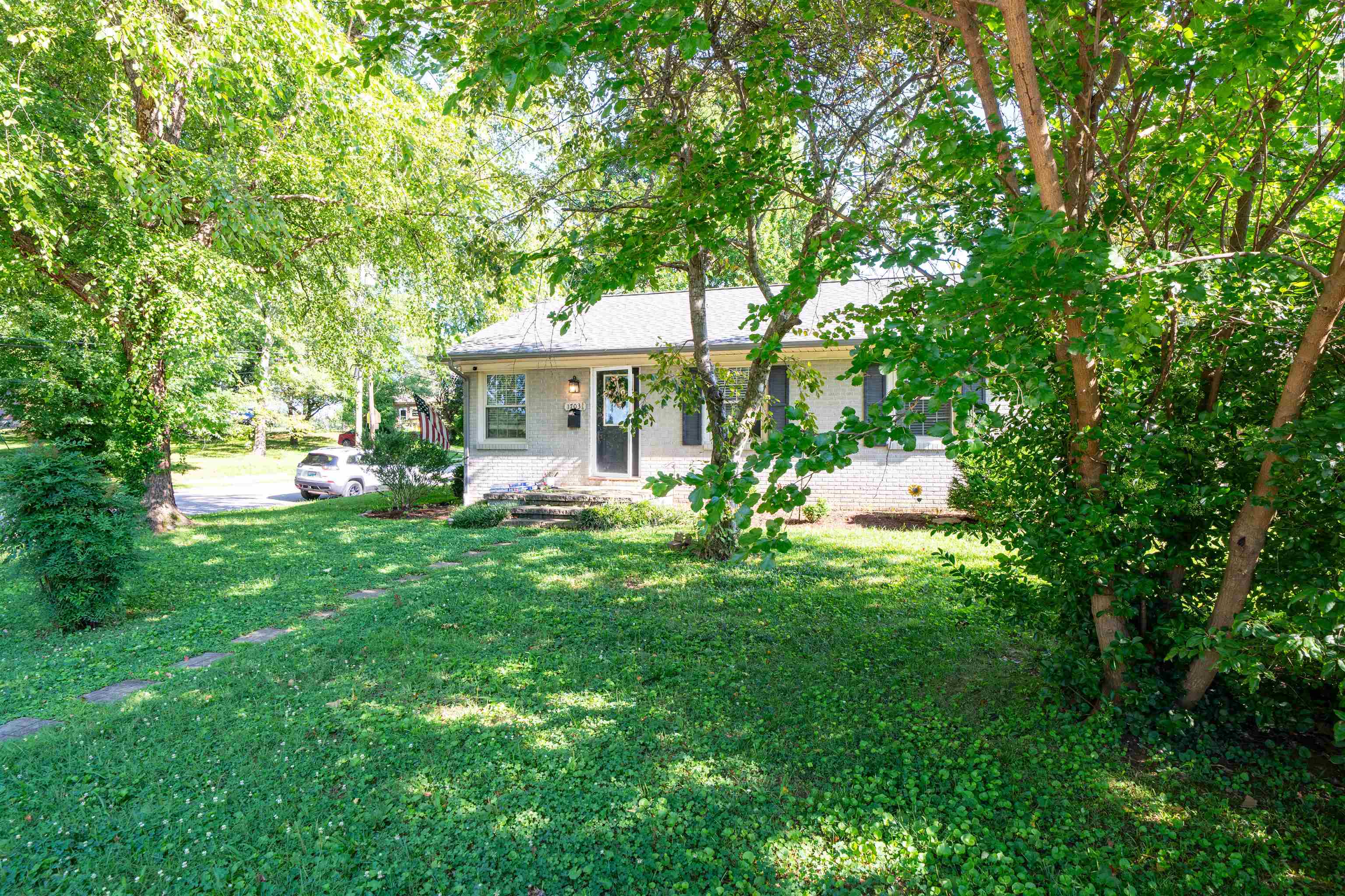 1703 24Th St, Owensboro, Kentucky 42303, 3 Bedrooms Bedrooms, ,1 BathroomBathrooms,Ranch,For Sale,24Th St,95561