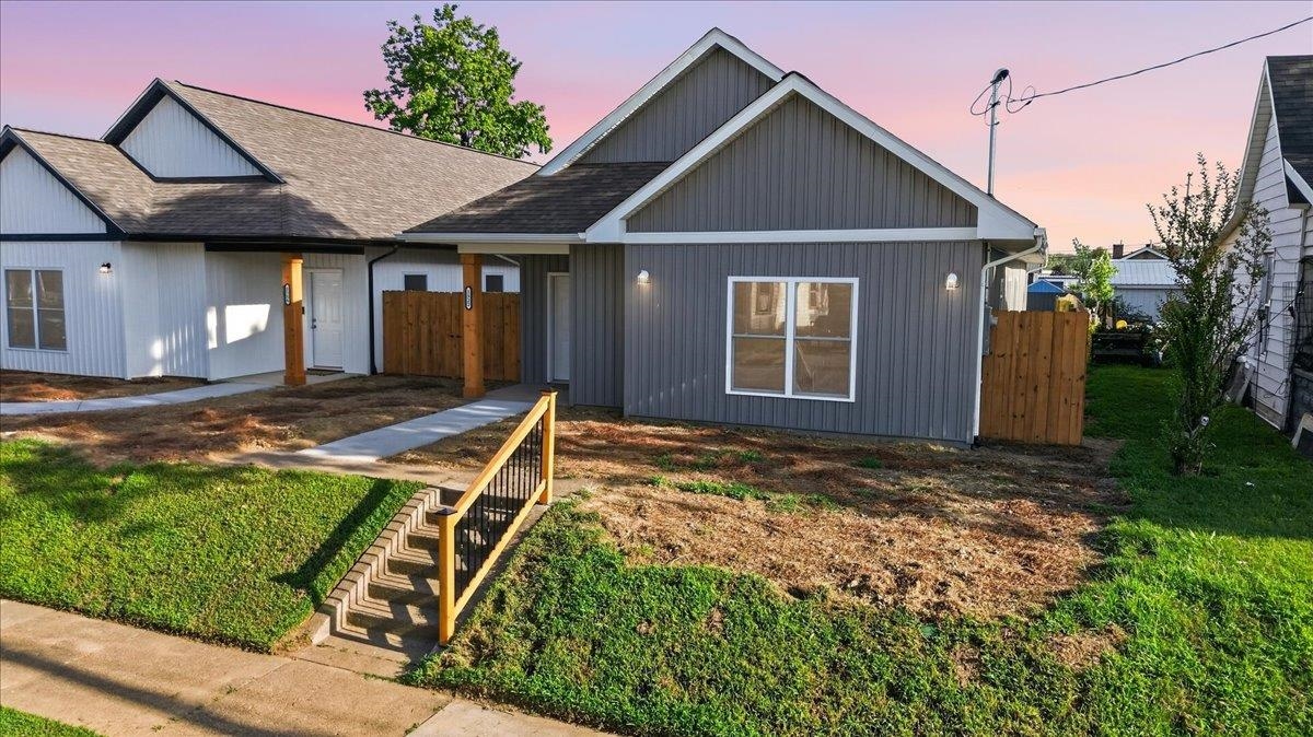 1522 4th St, Owensboro, Kentucky 42301, 3 Bedrooms Bedrooms, ,2 BathroomsBathrooms,Single Family Residence,For Sale,4th St,95566