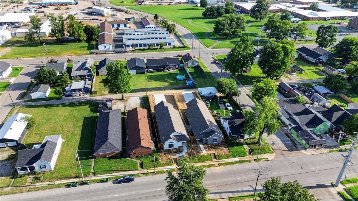 1522 4th St, Owensboro, Kentucky 42301, 3 Bedrooms Bedrooms, ,2 BathroomsBathrooms,Single Family Residence,For Sale,4th St,95566