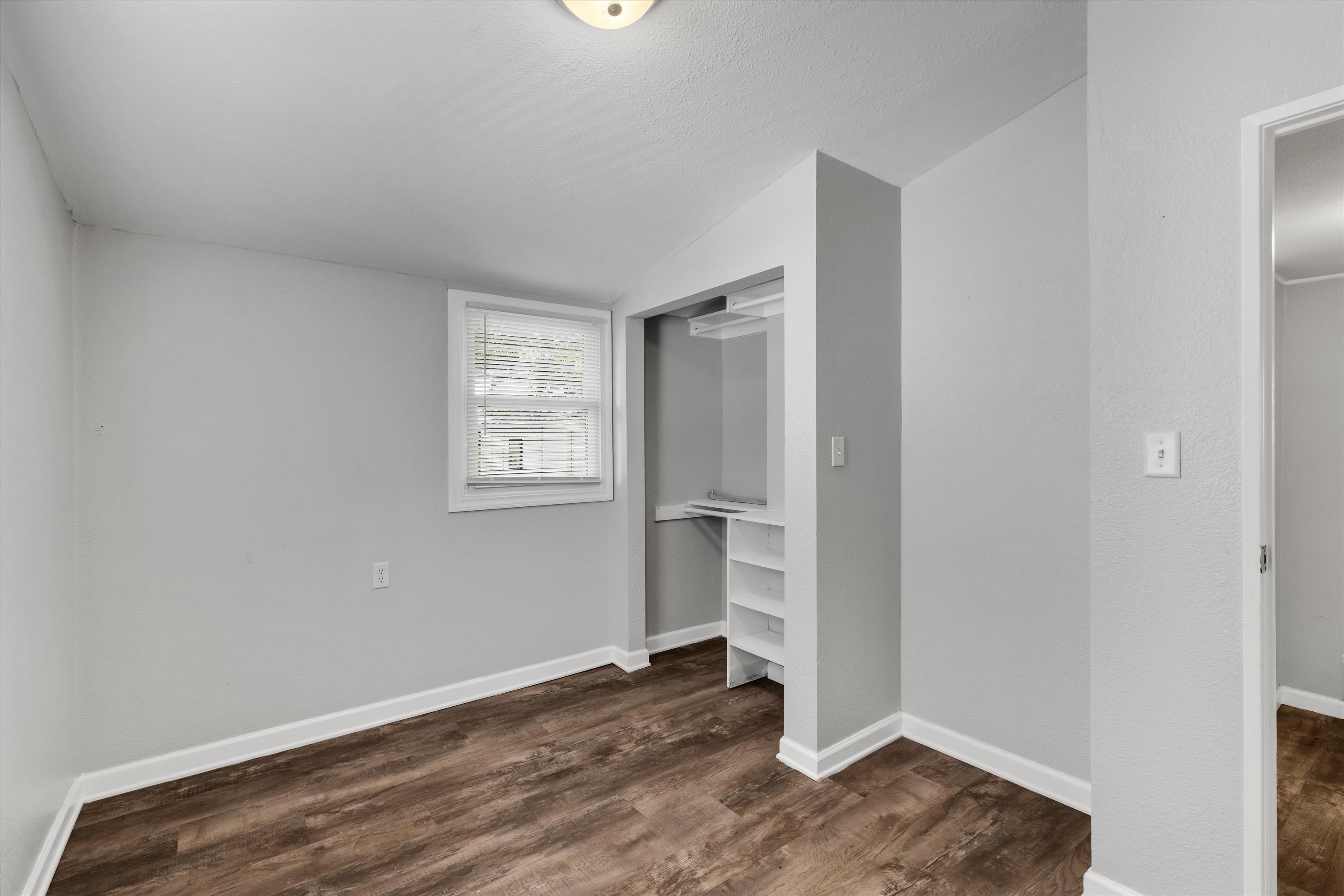 521 Jeff Place, Owensboro, Kentucky 42301, 2 Bedrooms Bedrooms, ,1 BathroomBathrooms,Single Family Residence,For Sale,Jeff Place,95576