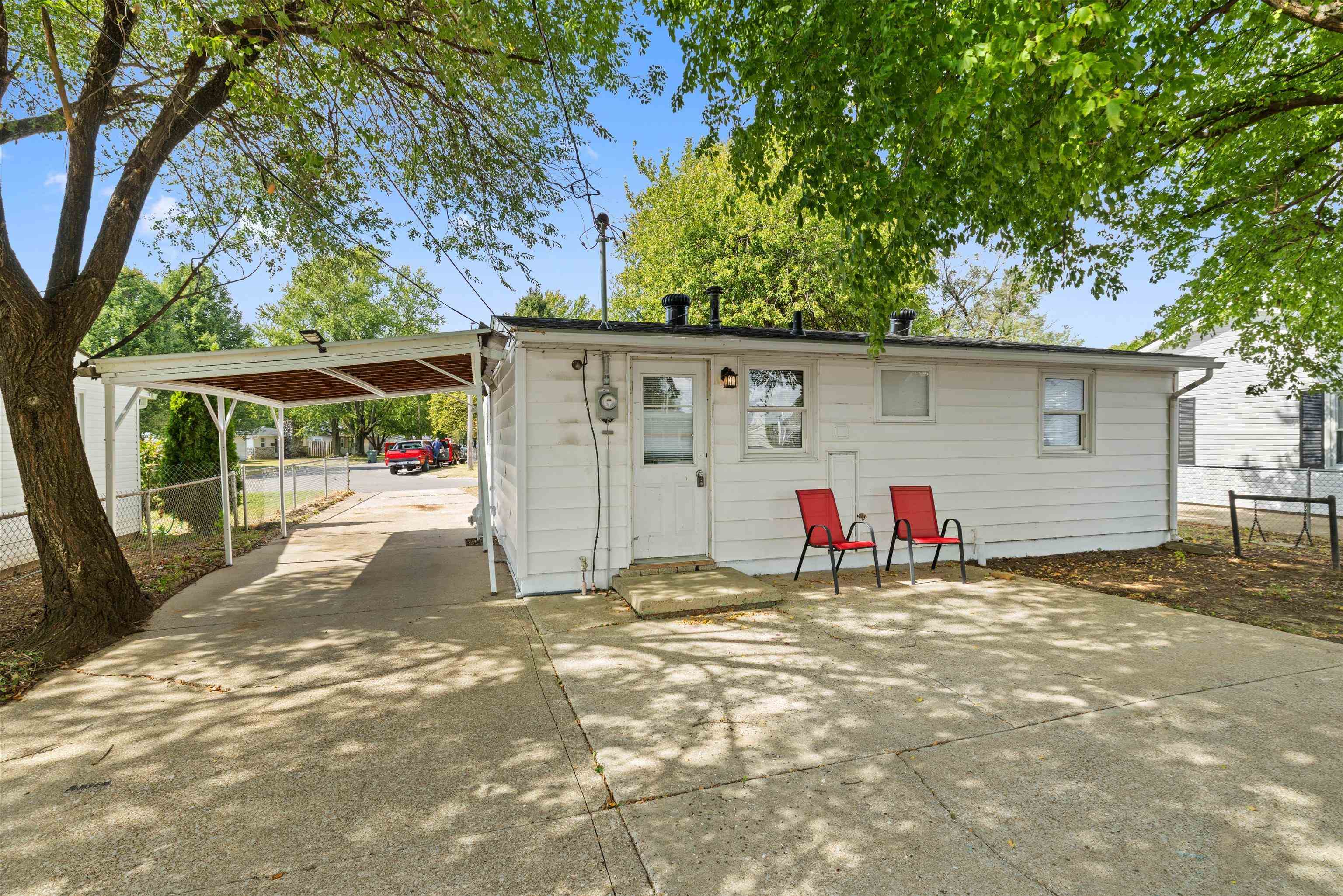 521 Jeff Place, Owensboro, Kentucky 42301, 2 Bedrooms Bedrooms, ,1 BathroomBathrooms,Single Family Residence,For Sale,Jeff Place,95576