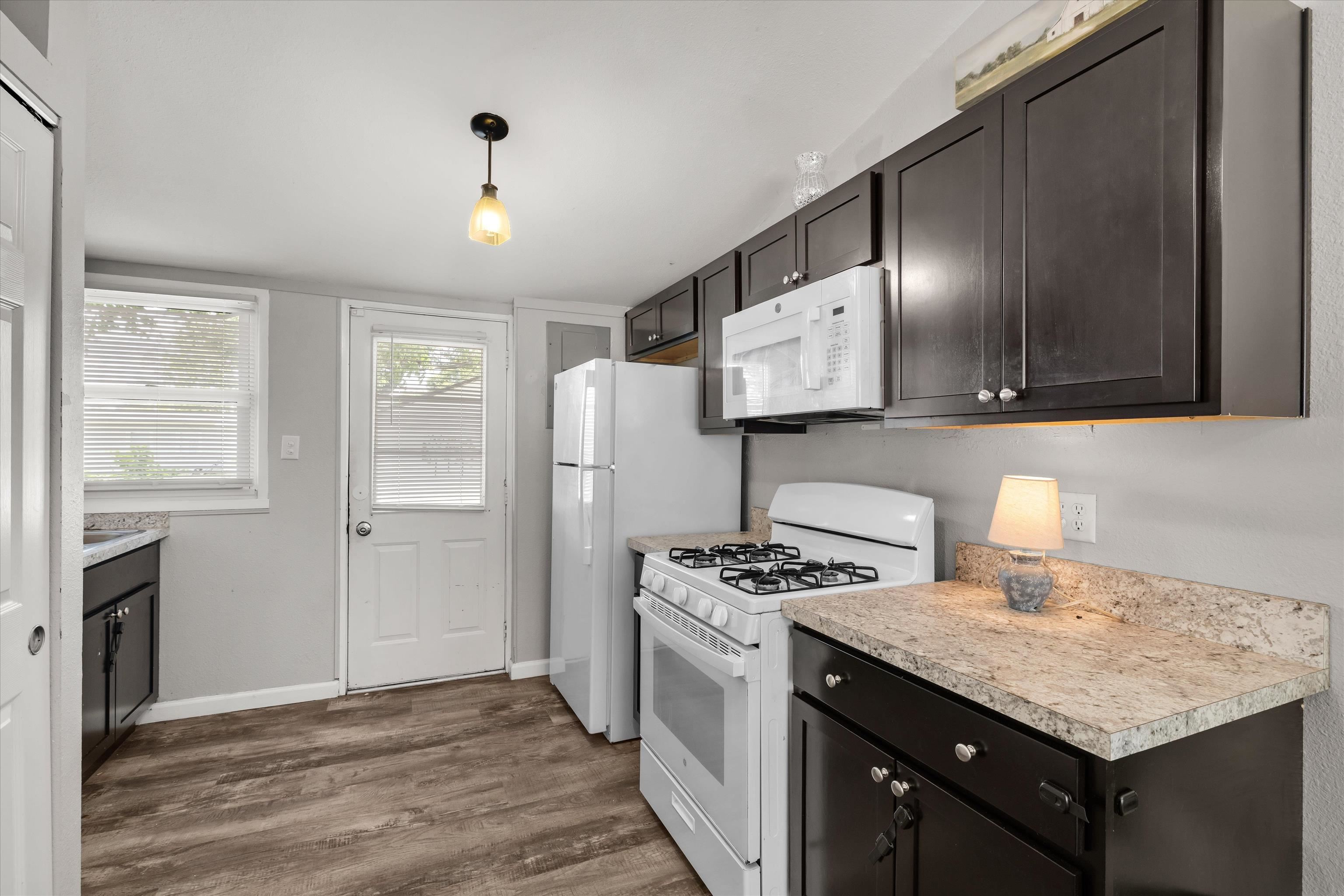 521 Jeff Place, Owensboro, Kentucky 42301, 2 Bedrooms Bedrooms, ,1 BathroomBathrooms,Single Family Residence,For Sale,Jeff Place,95576